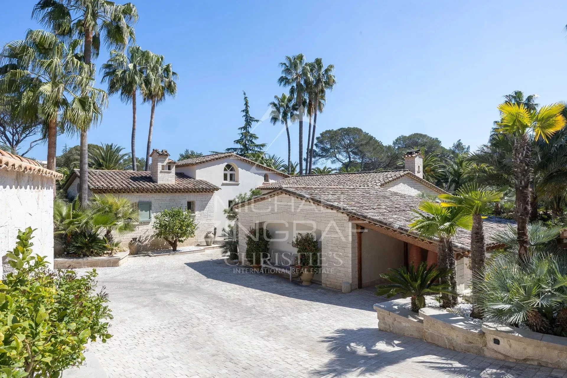 Saint Raphael Valescure - Propriété Face au Golf - Domaine Fermé - 10