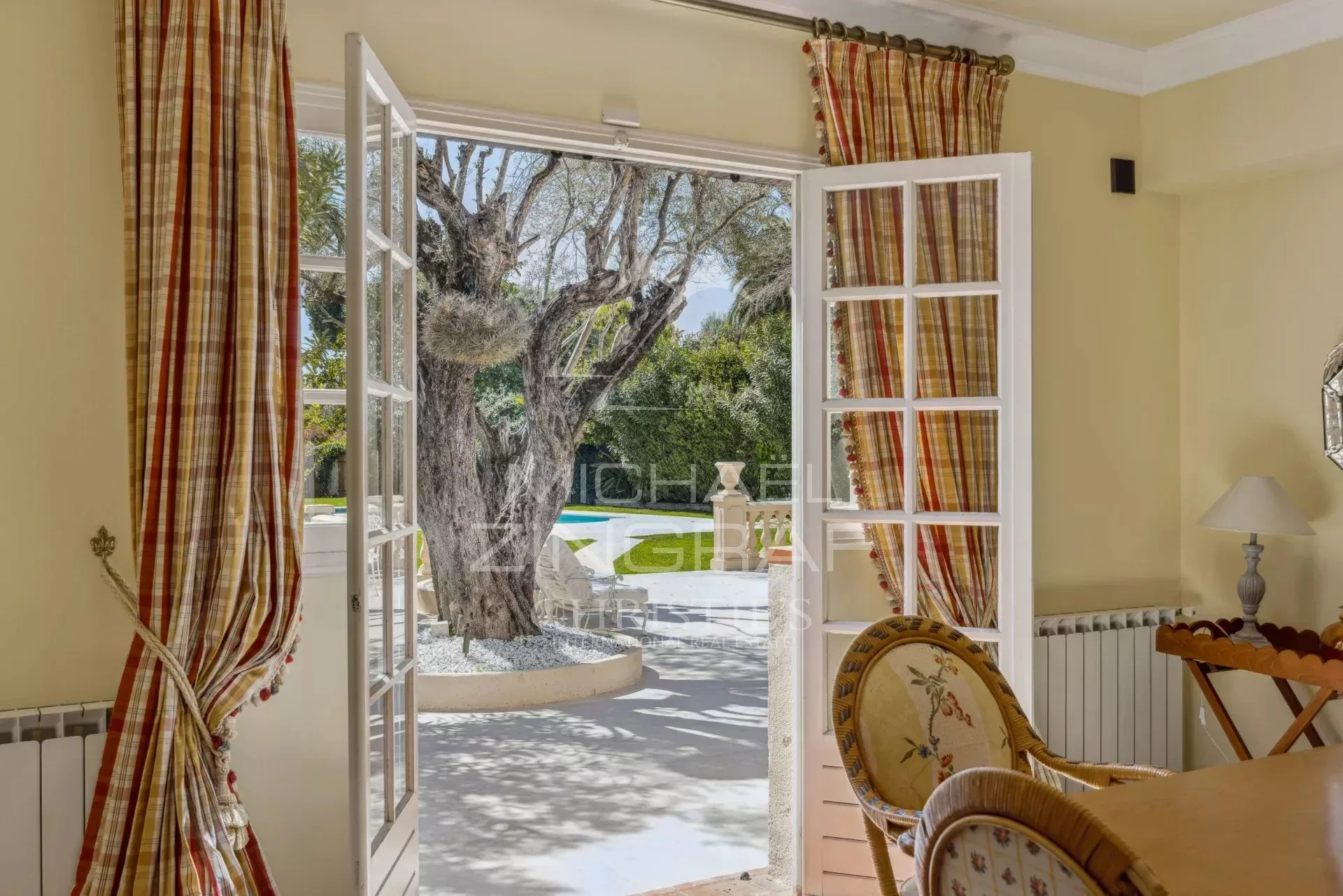 Magnifique propriété provençale au cœur du Cap d’Antibes - 15