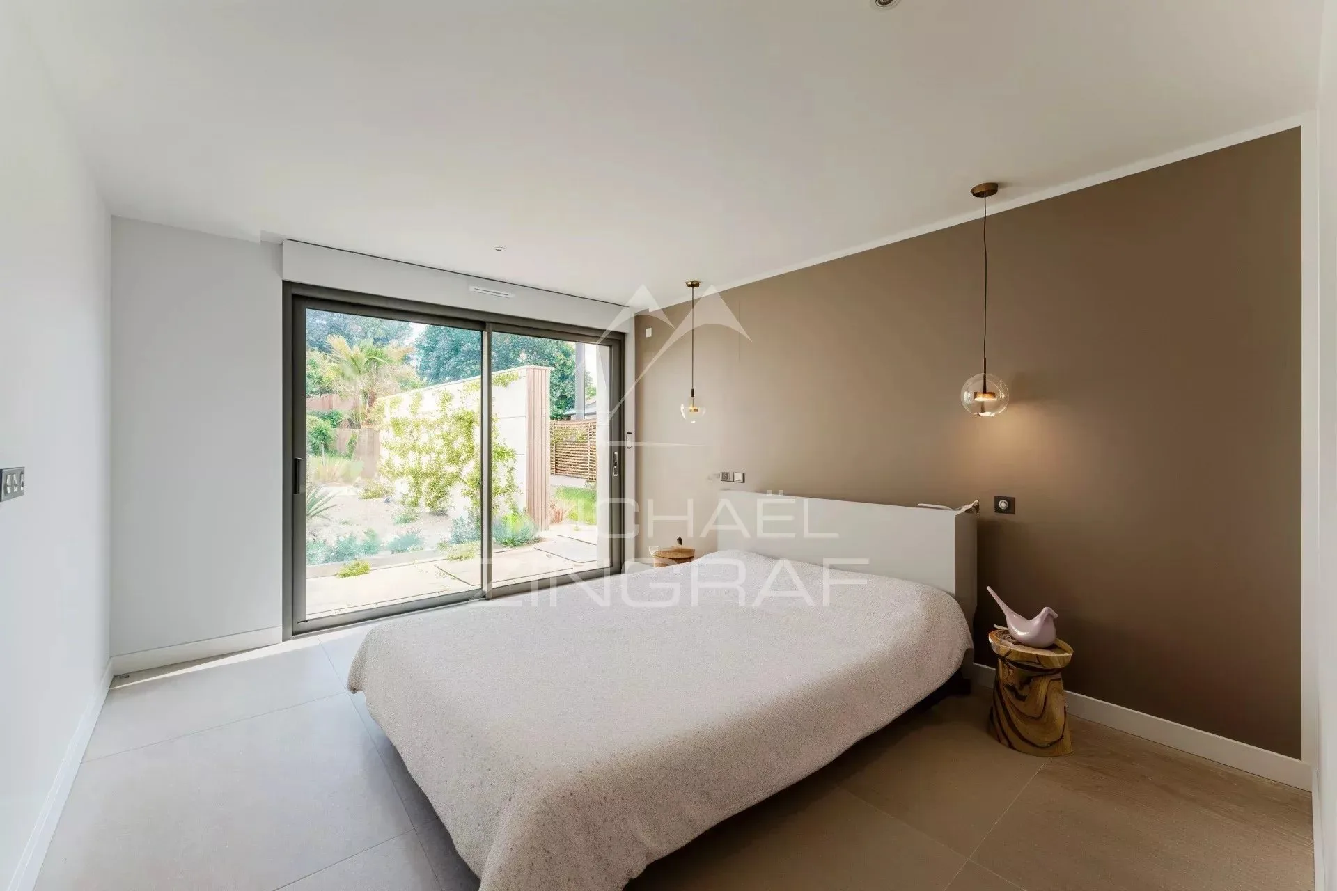 QUARTIER LA HUME - VILLA 7 PIÈCES AVEC PISCINE - 10