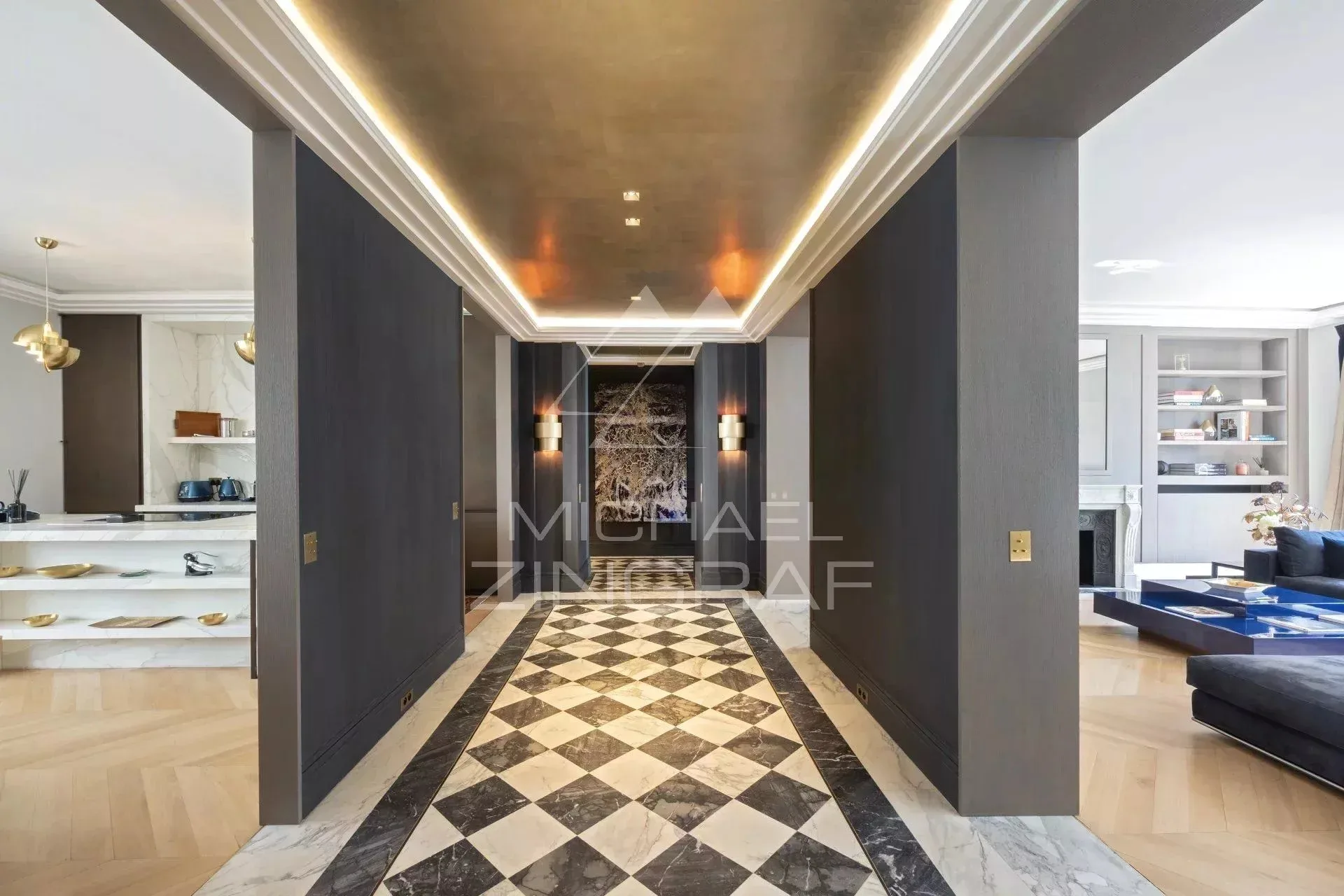 A vendre - Exclusivité - Appartement refait à neuf - 3 Suites - Triangle d'Or - 3