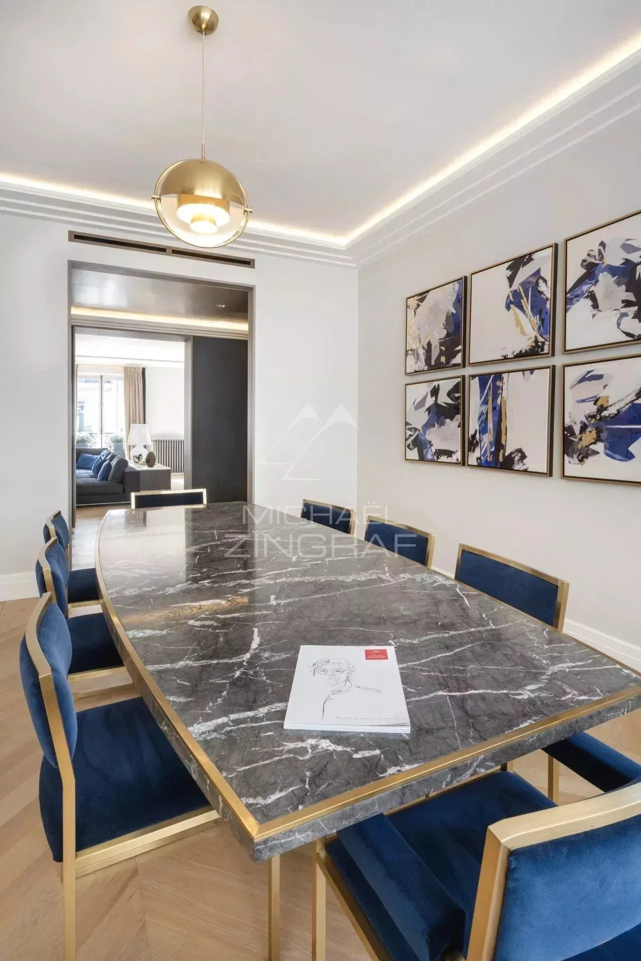 A vendre - Exclusivité - Appartement refait à neuf - 3 Suites - Triangle d'Or - 17