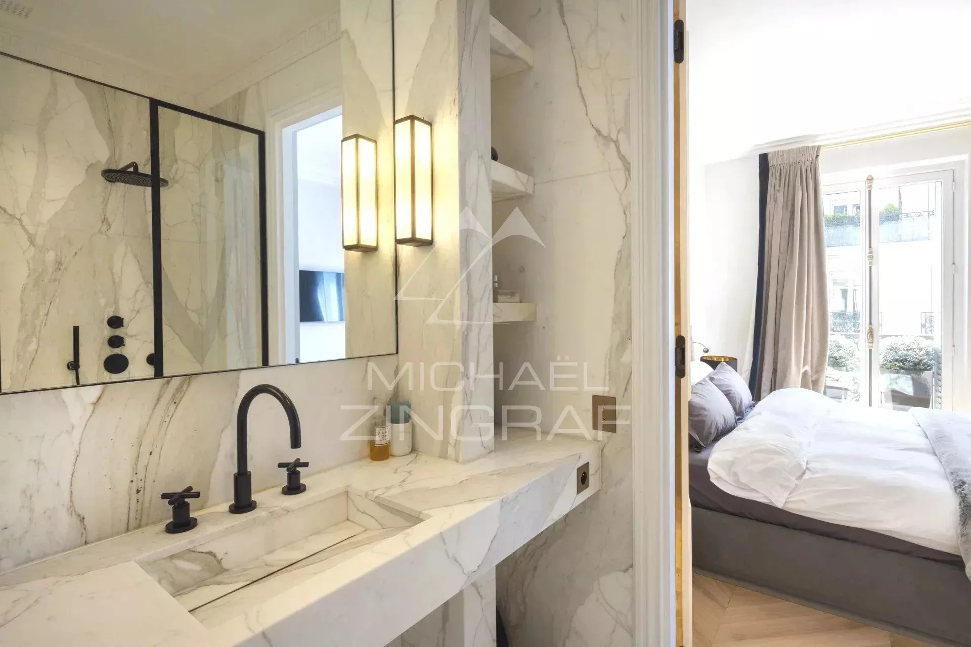 A vendre - Exclusivité - Appartement refait à neuf - 3 Suites - Triangle d'Or - 13