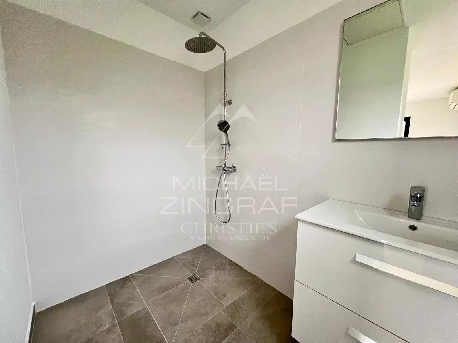Villa neuve proche Porto Vecchio - 10