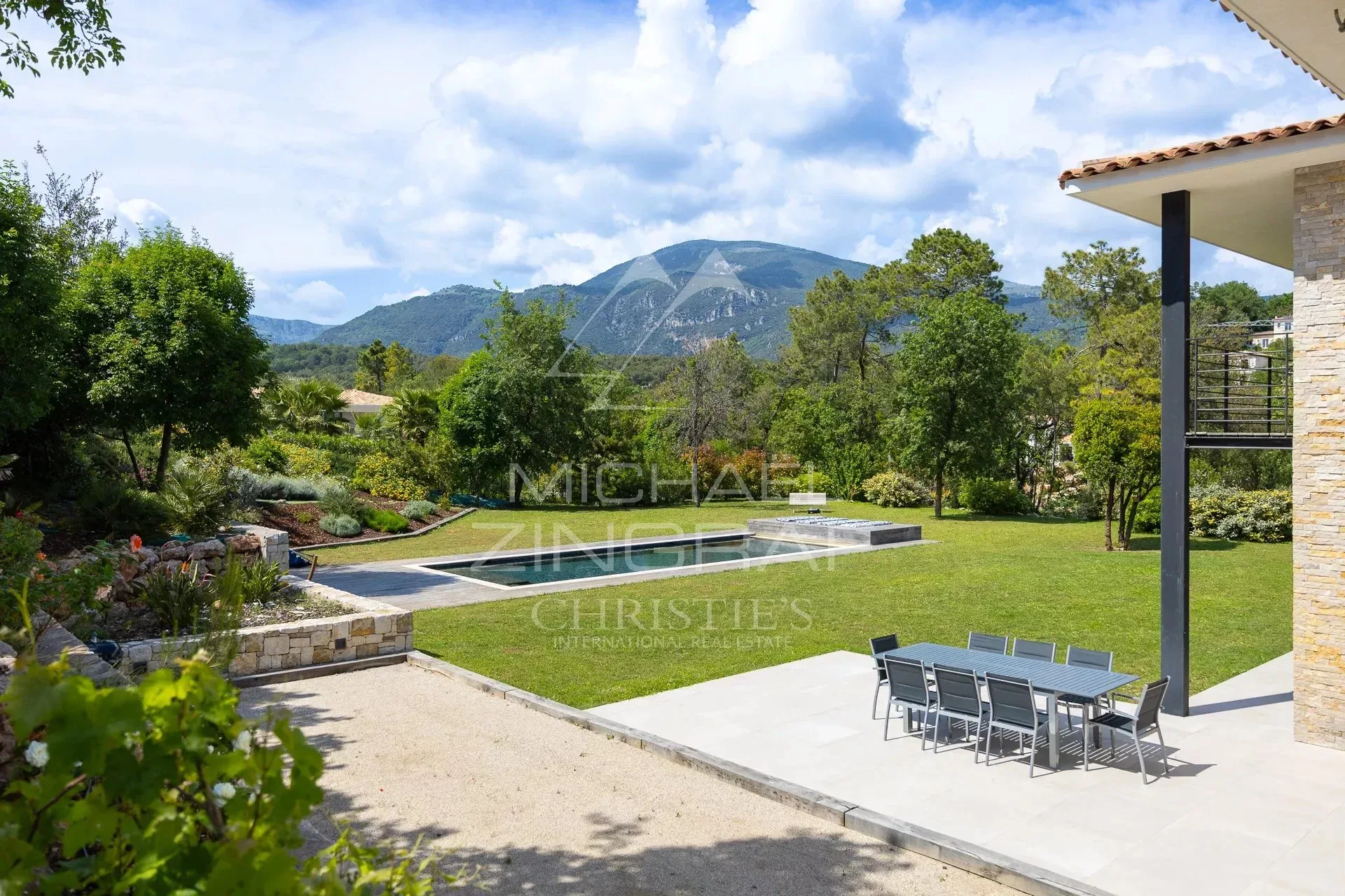 Lumineuse villa contemporaine - 12