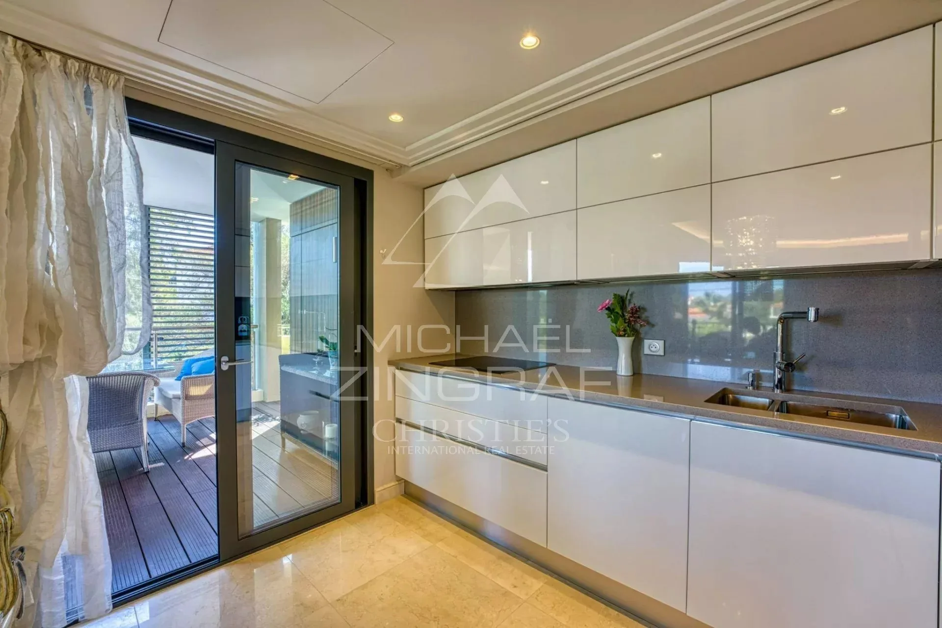 Appartement d'Exception avec Terrasses Panoramiques et Prestations Haut de Gamme - 12