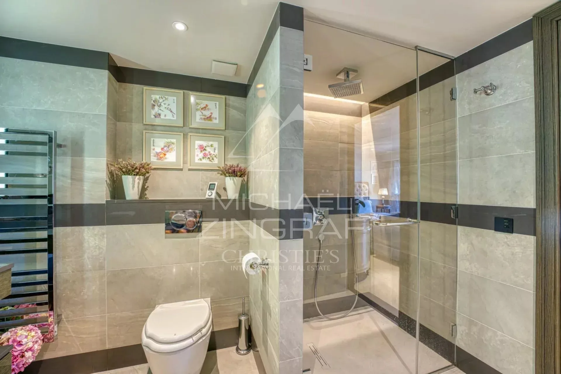 Appartement d'Exception avec Terrasses Panoramiques et Prestations Haut de Gamme - 17