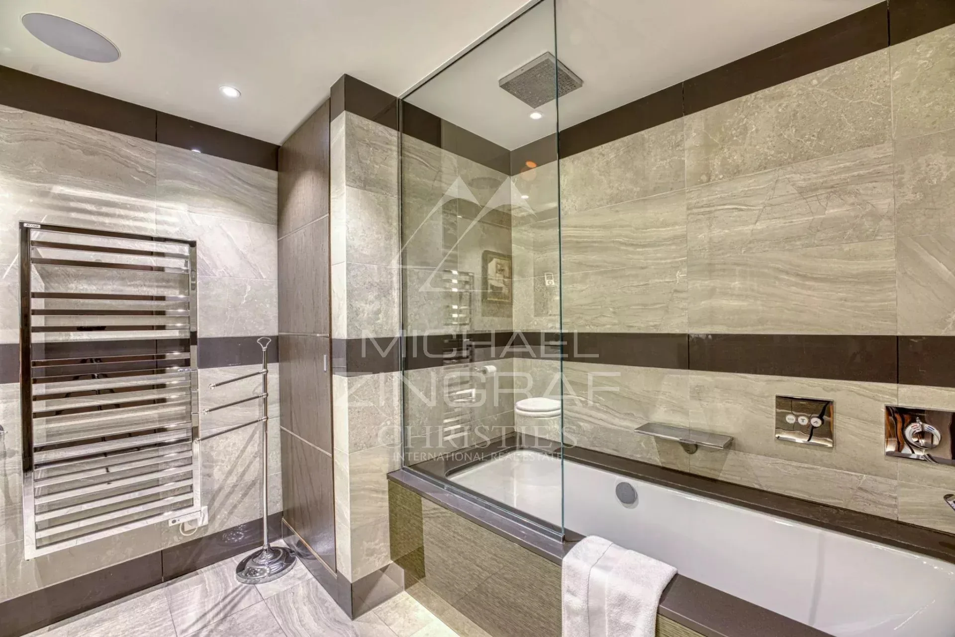 Appartement d'Exception avec Terrasses Panoramiques et Prestations Haut de Gamme - 25