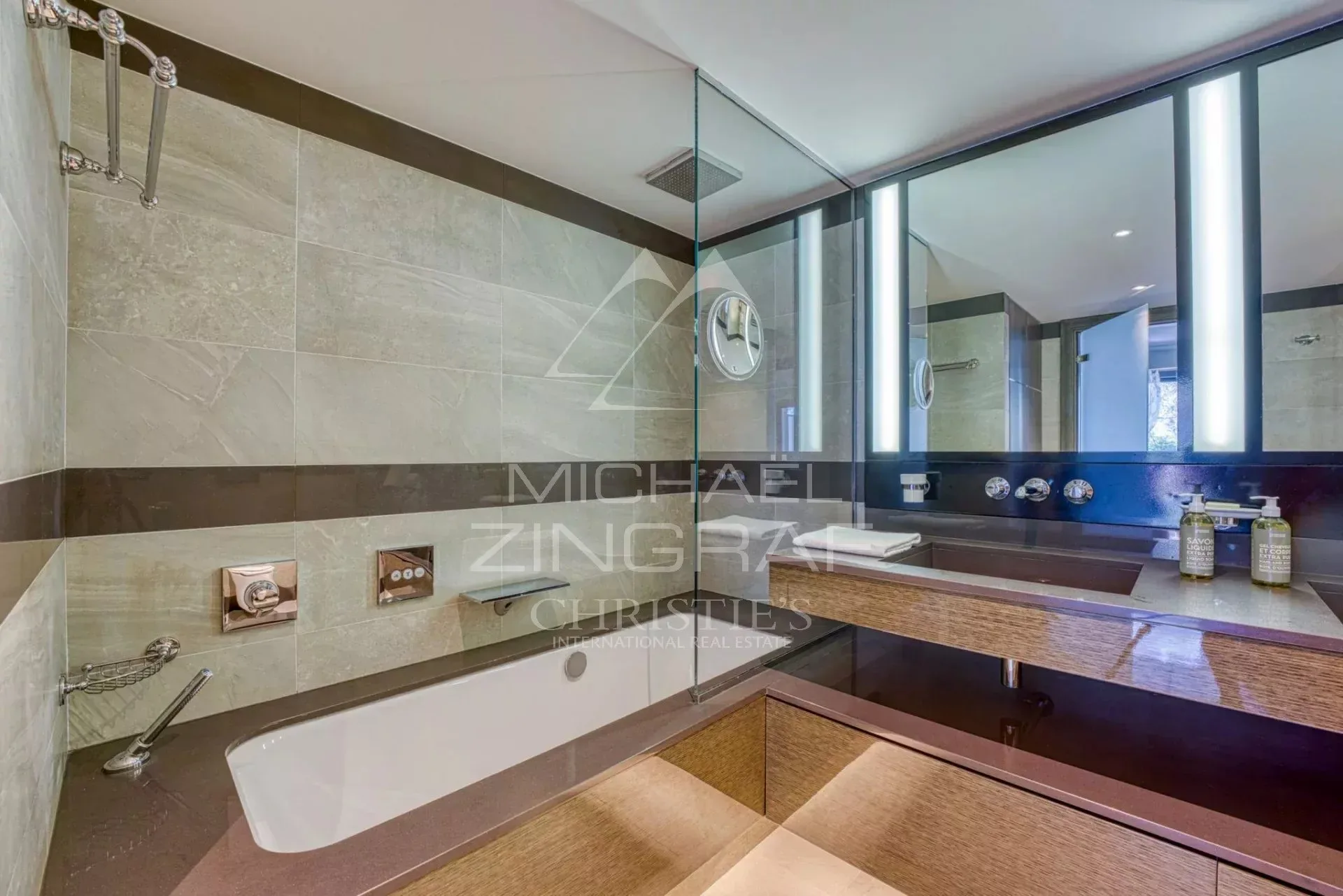 Appartement d'Exception avec Terrasses Panoramiques et Prestations Haut de Gamme - 27