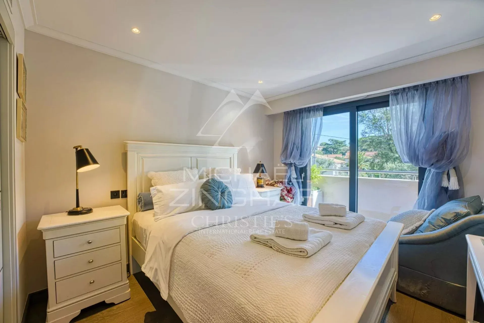 Appartement d'Exception avec Terrasses Panoramiques et Prestations Haut de Gamme - 30