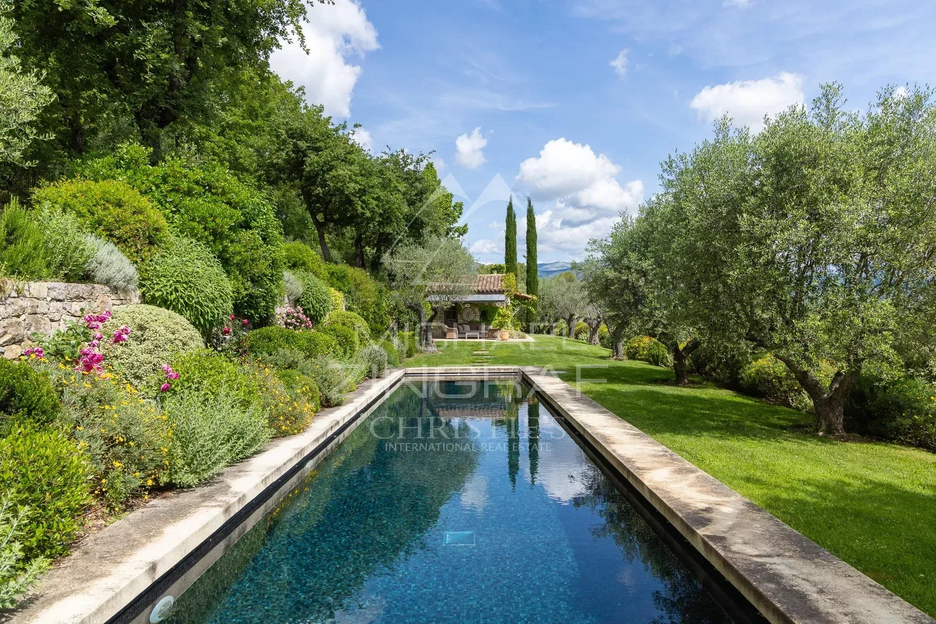 Propriété d’Exception en Provence avec Vue Panoramique sur les Villages Perchés - 13