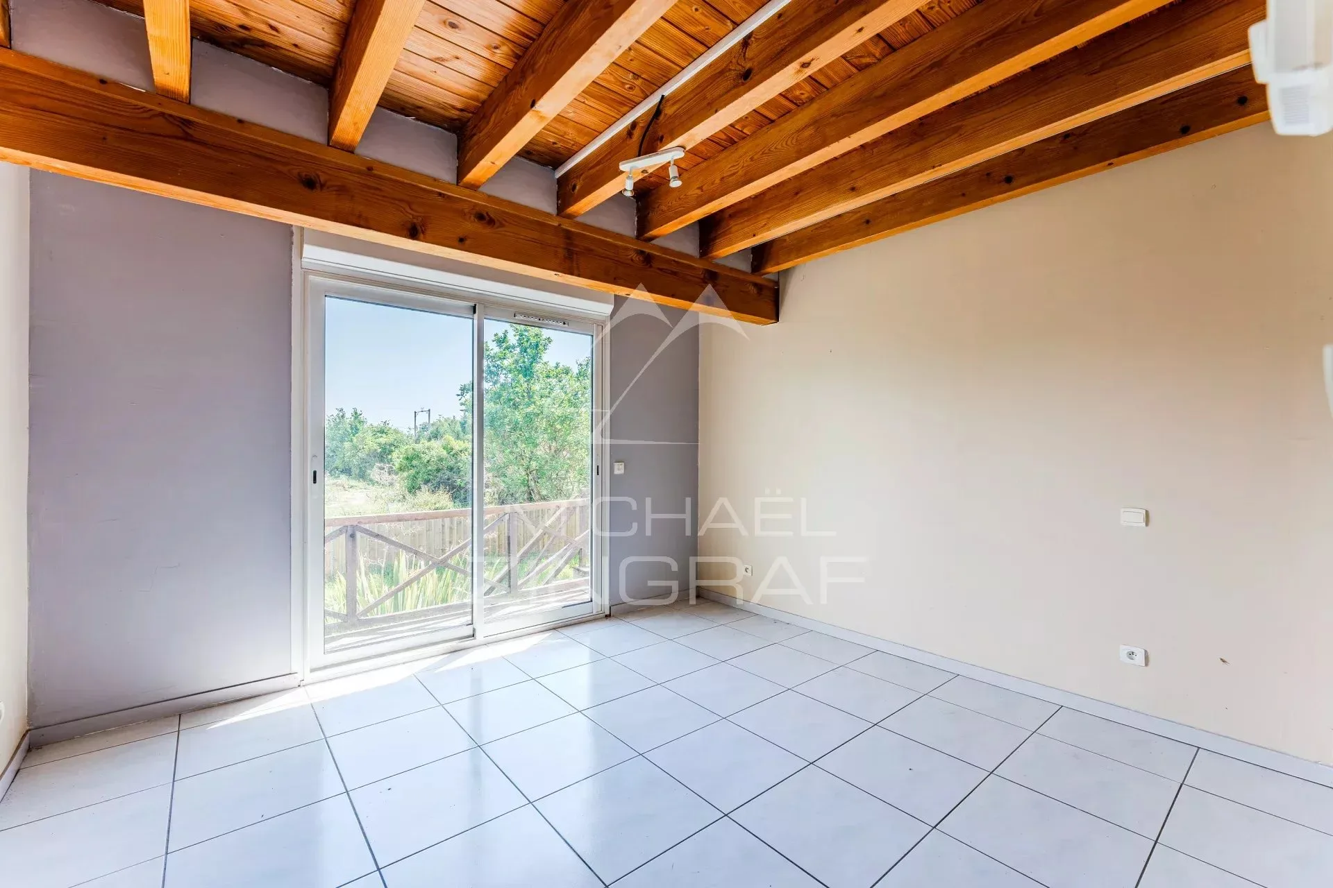 PORT DE MEYRAN - VILLA DE 5 PIÈCES AU CALME - 7