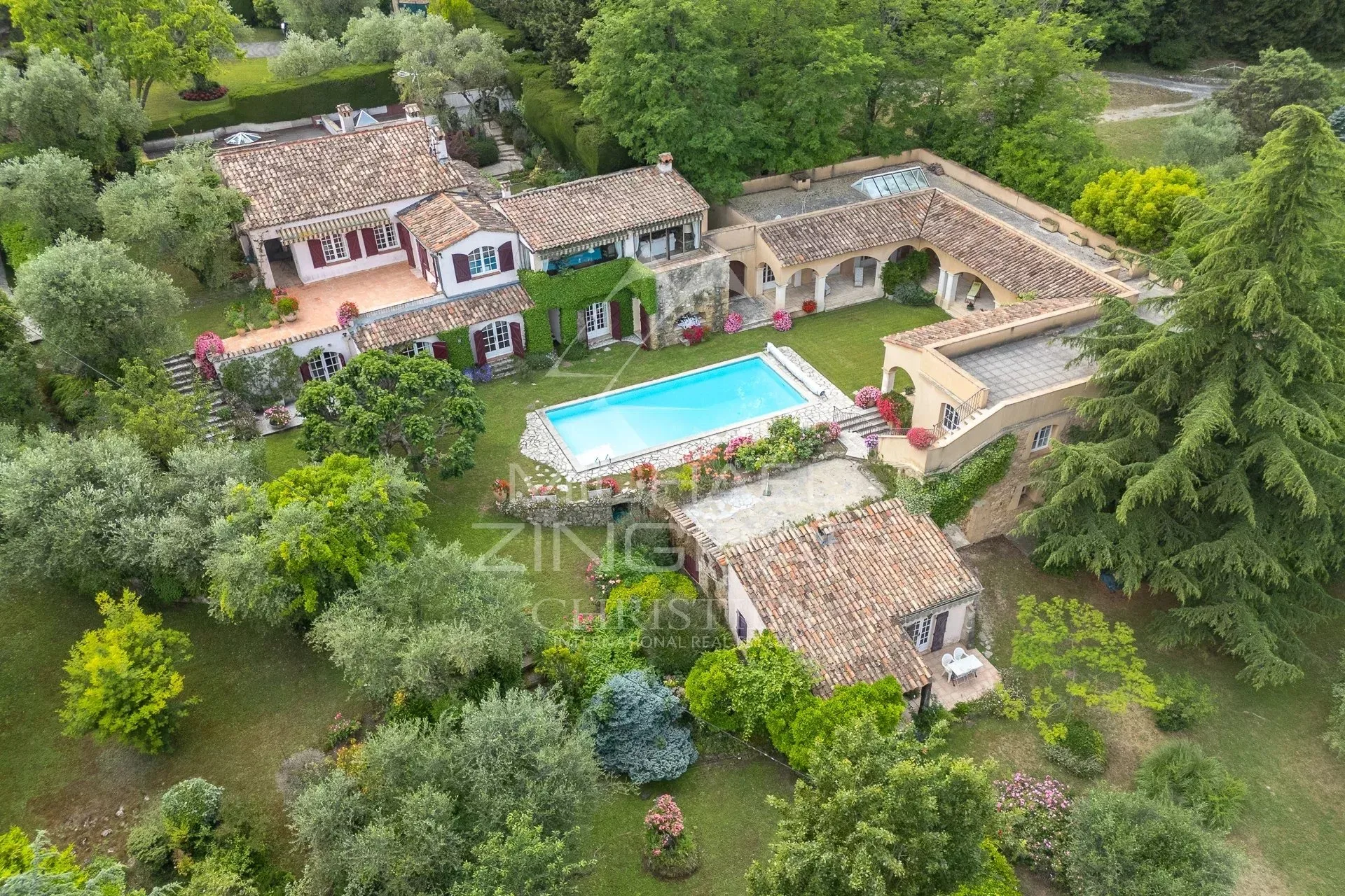 Propriétés de luxe à vendre à Cabris