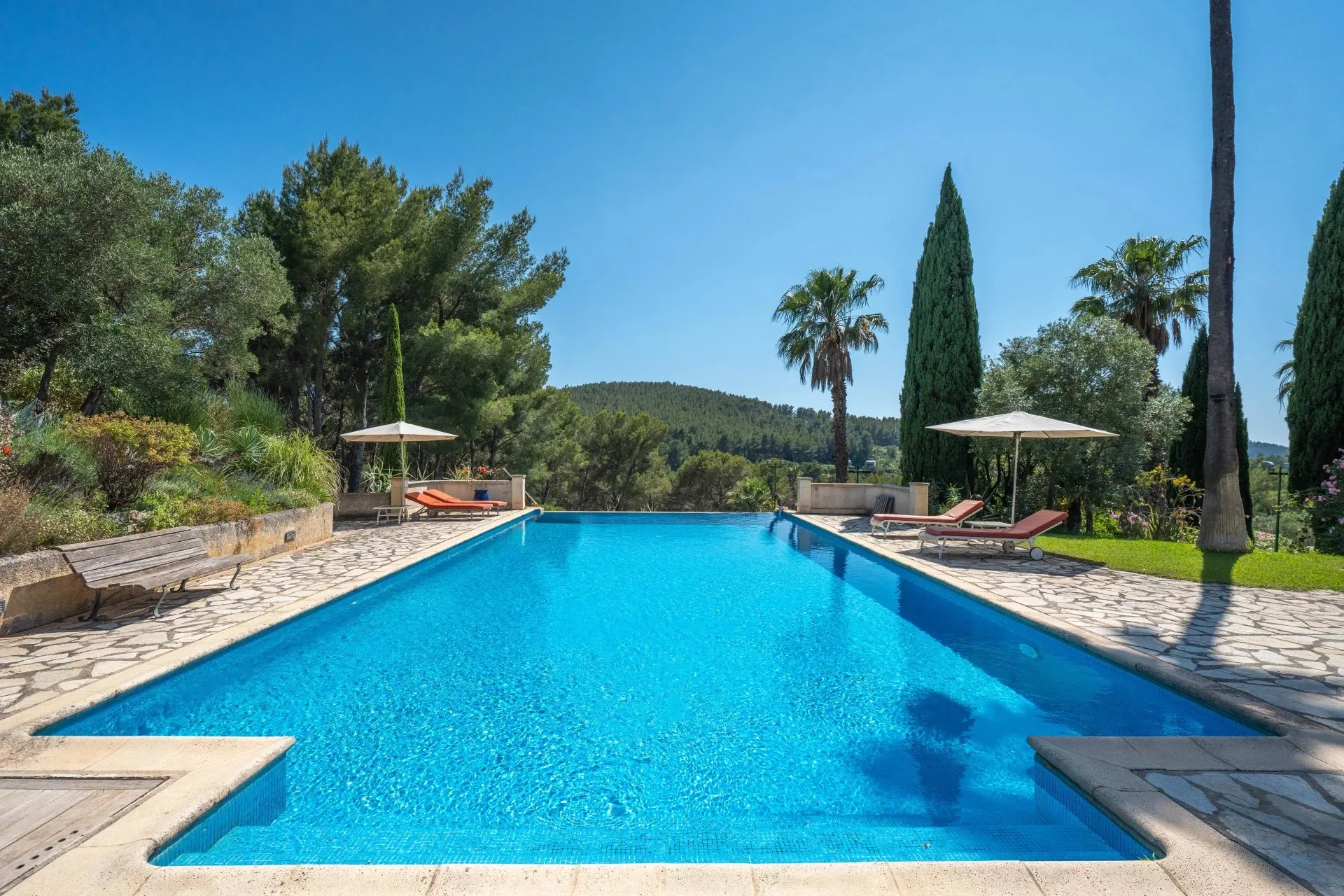 Exclusivité Propriété avec 3 villas, piscine et tennis - 4