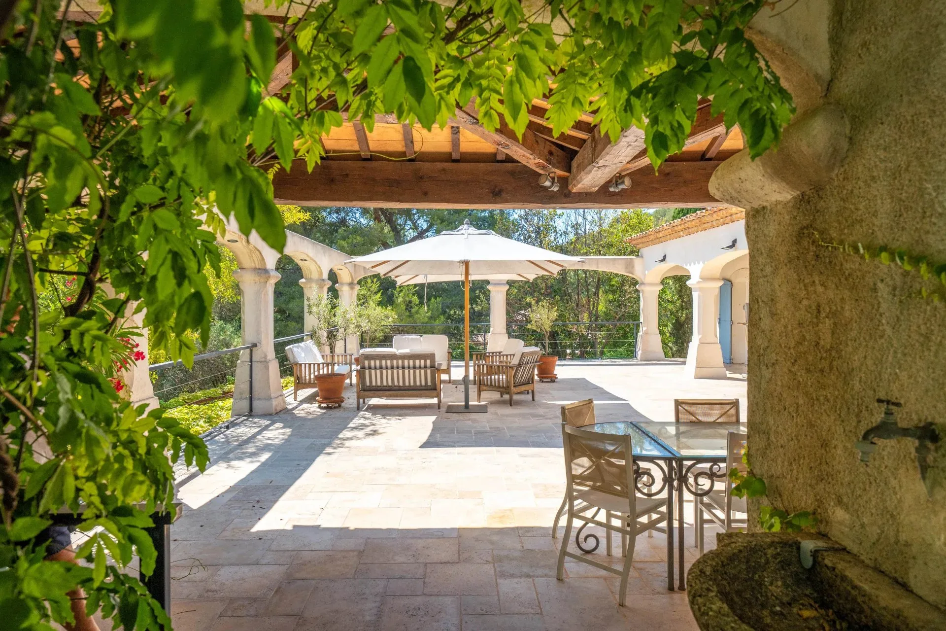 Exclusivité Propriété avec 3 villas, piscine et tennis - 3