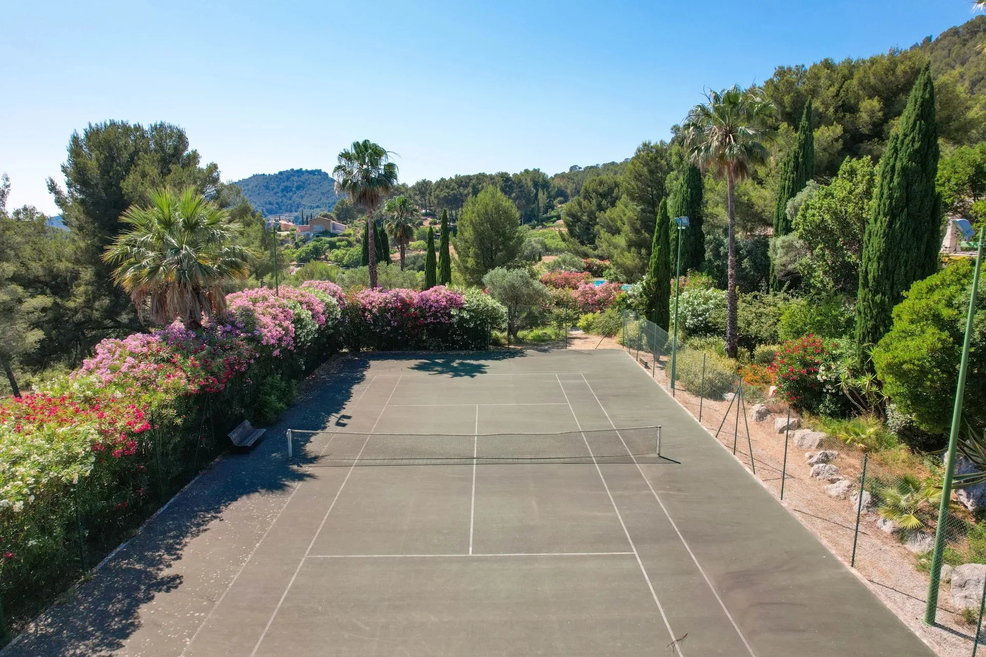 Exclusivité Propriété avec 3 villas, piscine et tennis - 16