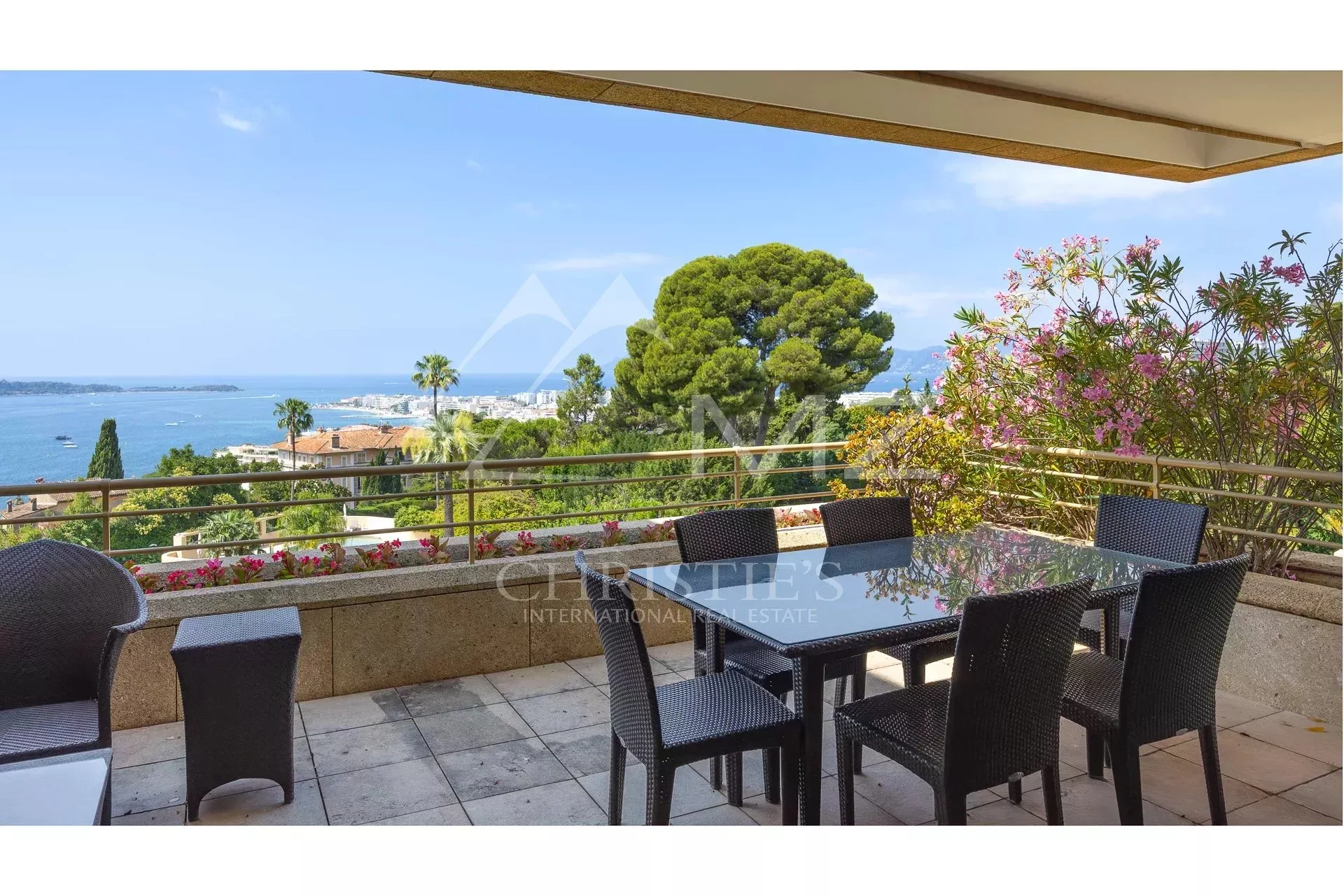 EXCLUSIVITE Appartement d'exception dans le quartier recherché de la Californie - 12