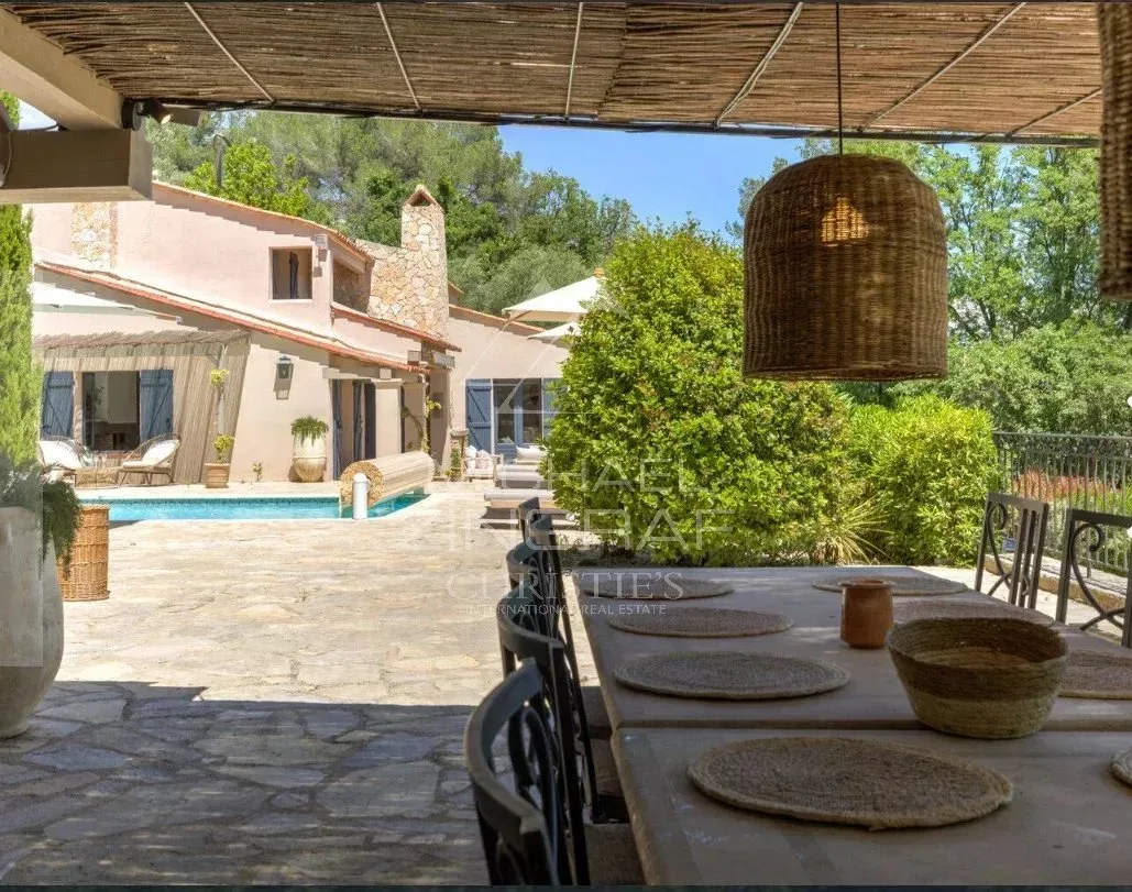 Très belle villa provençale dans l'arrière pays de Grasse - 4 chambres - 9