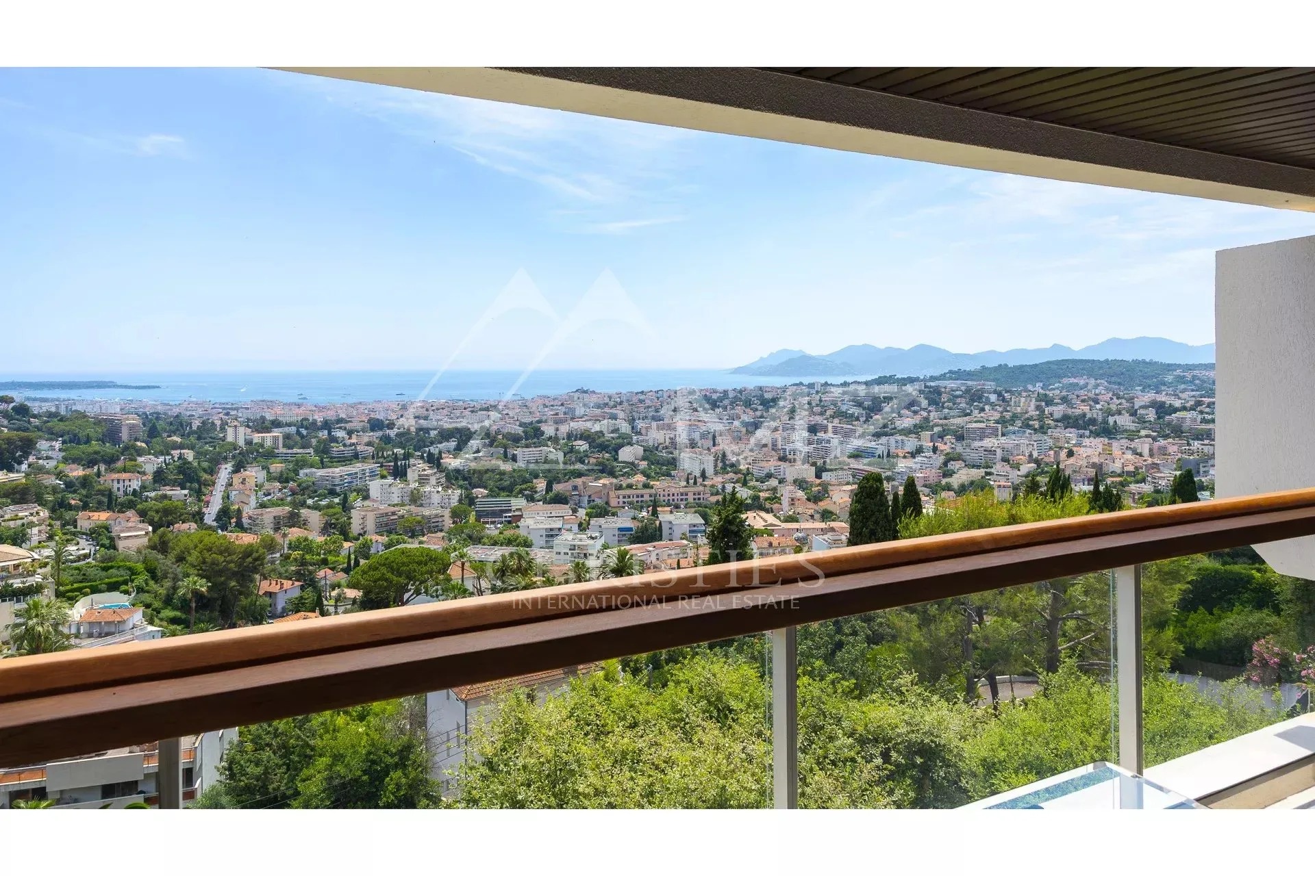 À vendre : Appartement de standing au Cannet avec vue mer panoramique - 8