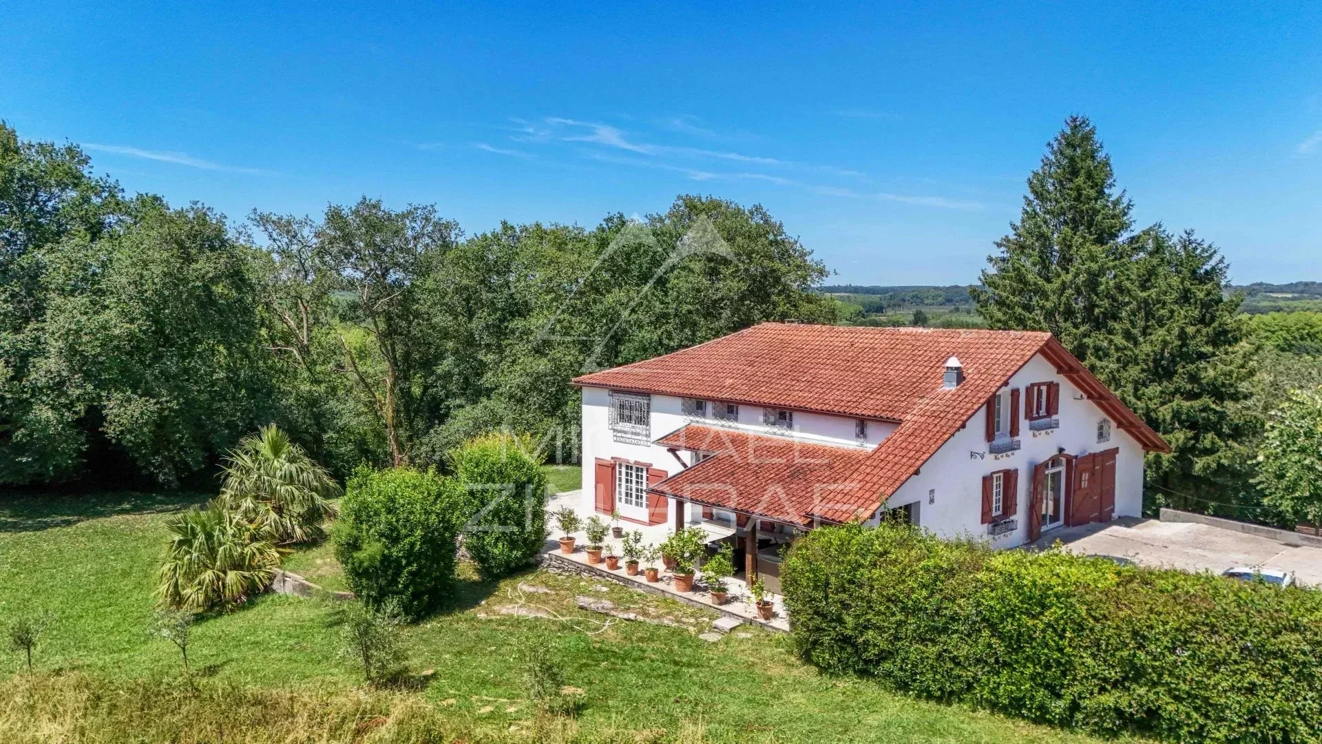 Entre mer et montagnes, ancienne ferme en lisière de forêt / 7 hectares Pays-Basque - 3