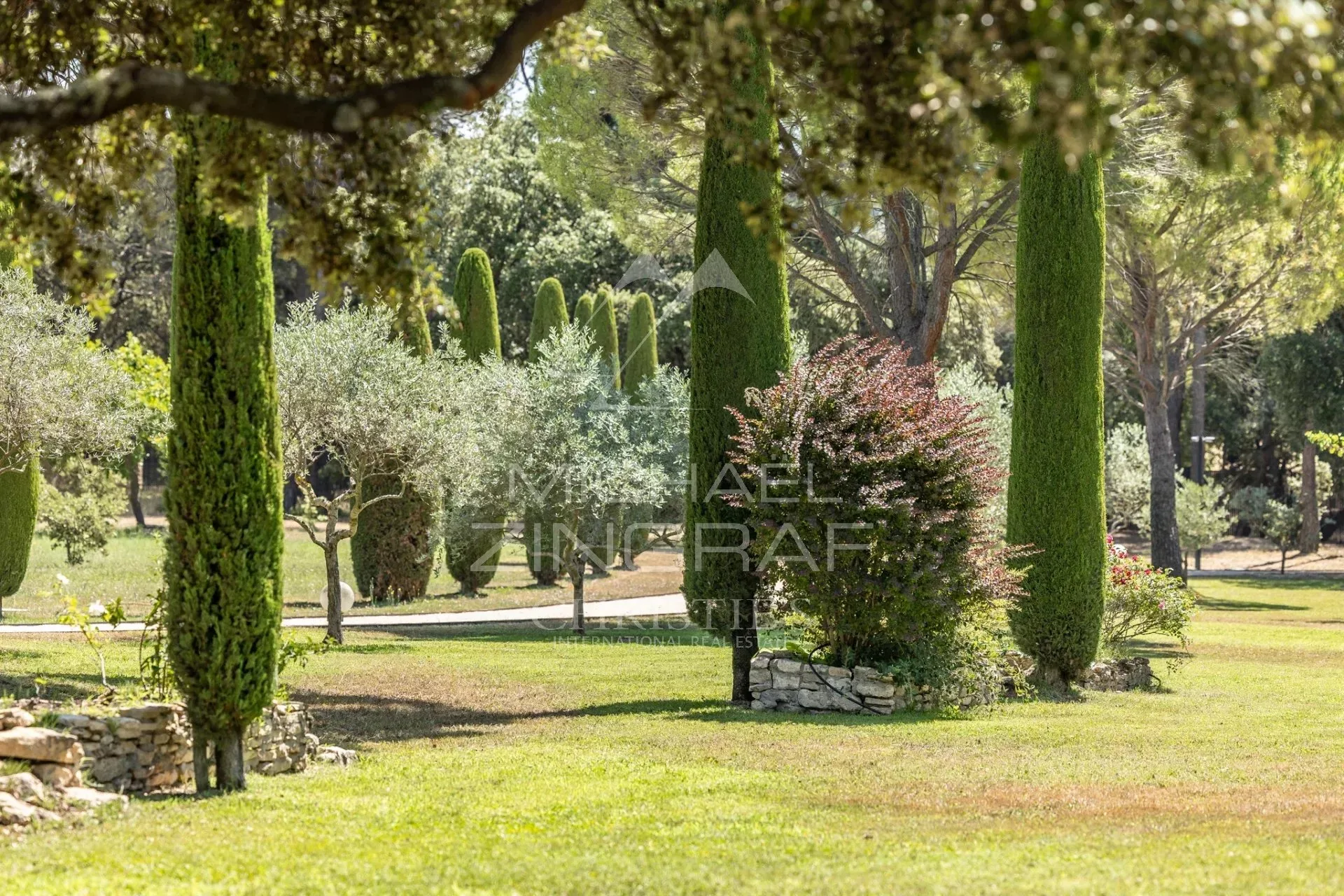 Proche de l'Isle-sur-la-Sorgue - Domaine d'exception entre Luberon et Mont Ventoux sur un parc de 15 hectares - 17