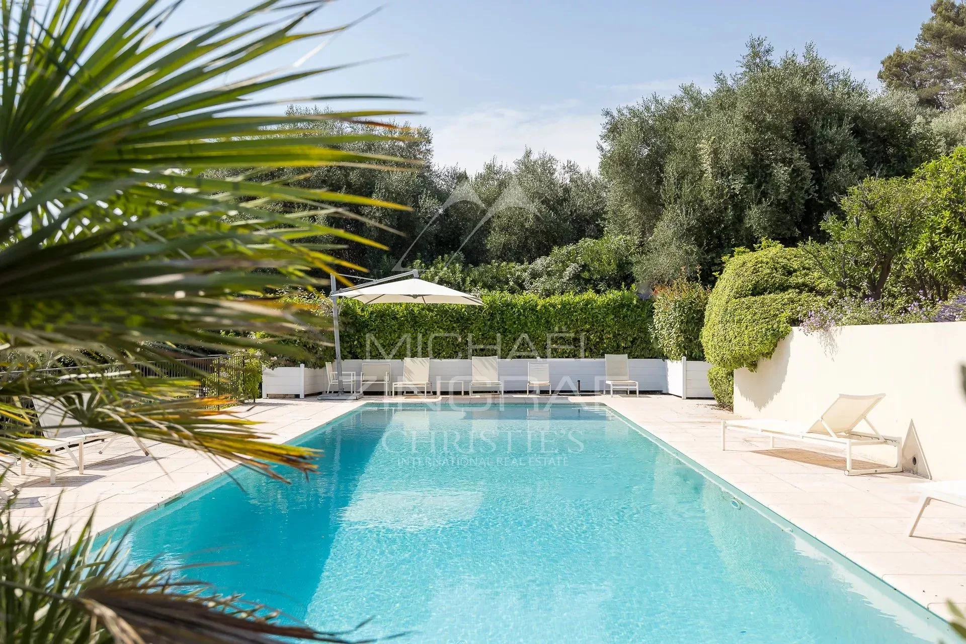 Élégante villa avec vue panoramique et calme absolu proche de Saint-Paul-de-Vence - 4