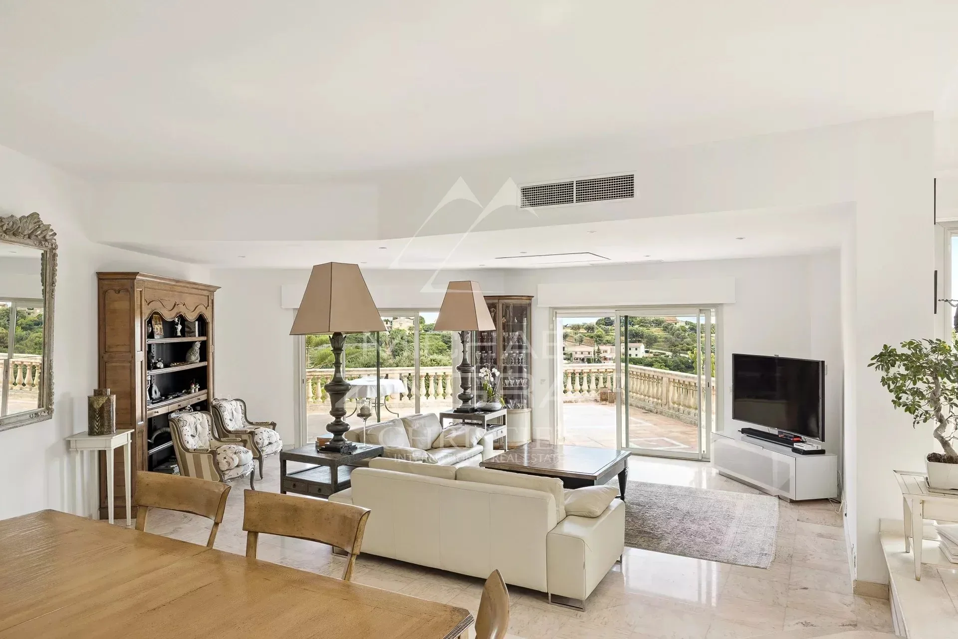 Propriété provençale moderne avec vue mer panoramique - 9
