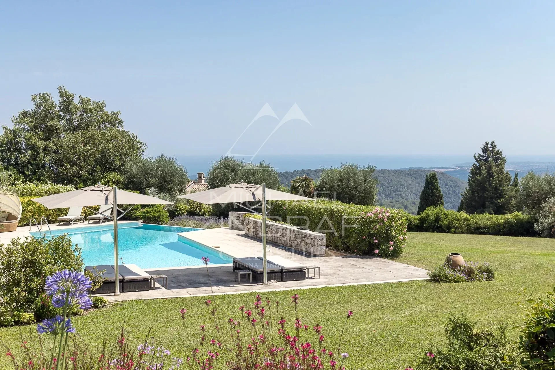Magnifique propriété avec vue mer panoramique à pieds du village - 2
