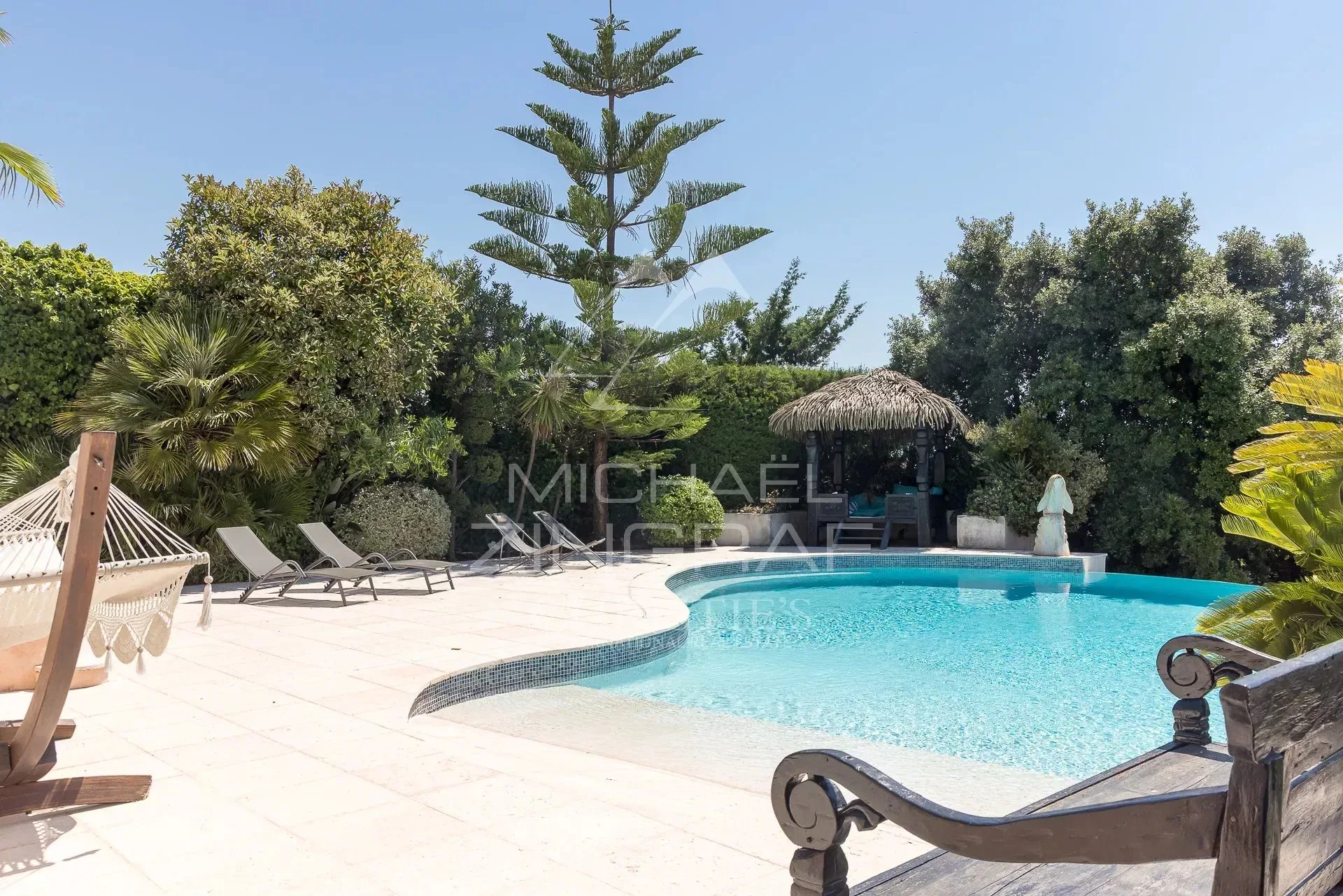 Propriété provençale moderne avec vue mer panoramique - 3