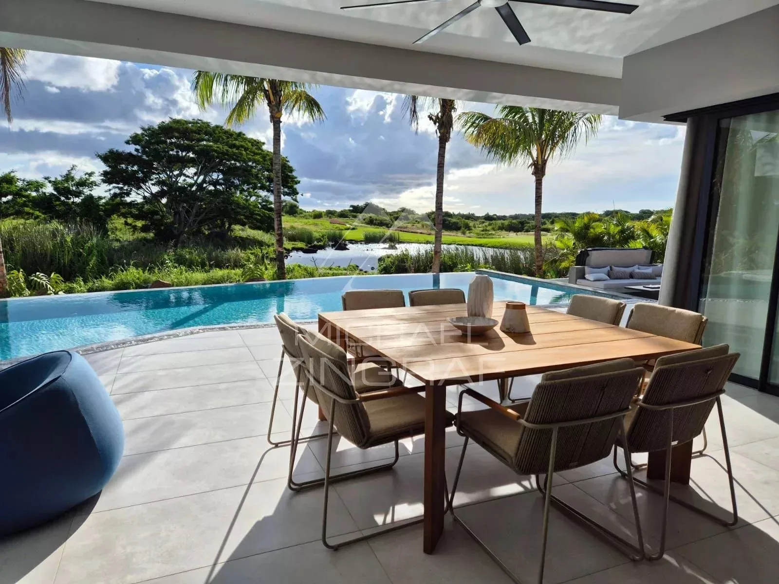 Villa contemporaine avec piscine à Mon Choisy Golf - 17