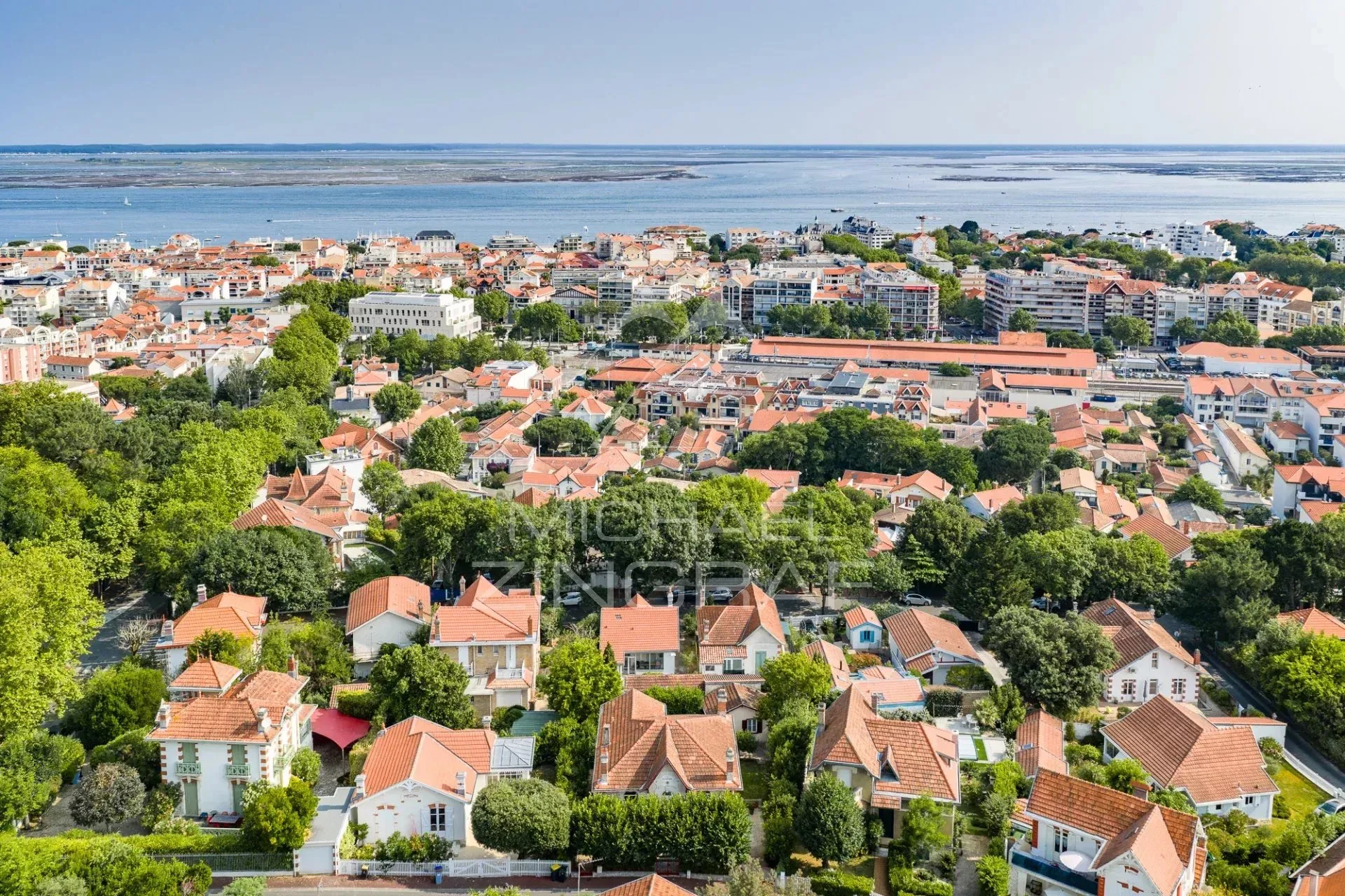 Michael Zingraf Bassin d’Arcachon présente : une maison de caractère au cœur de la Ville d’Hiver - 16