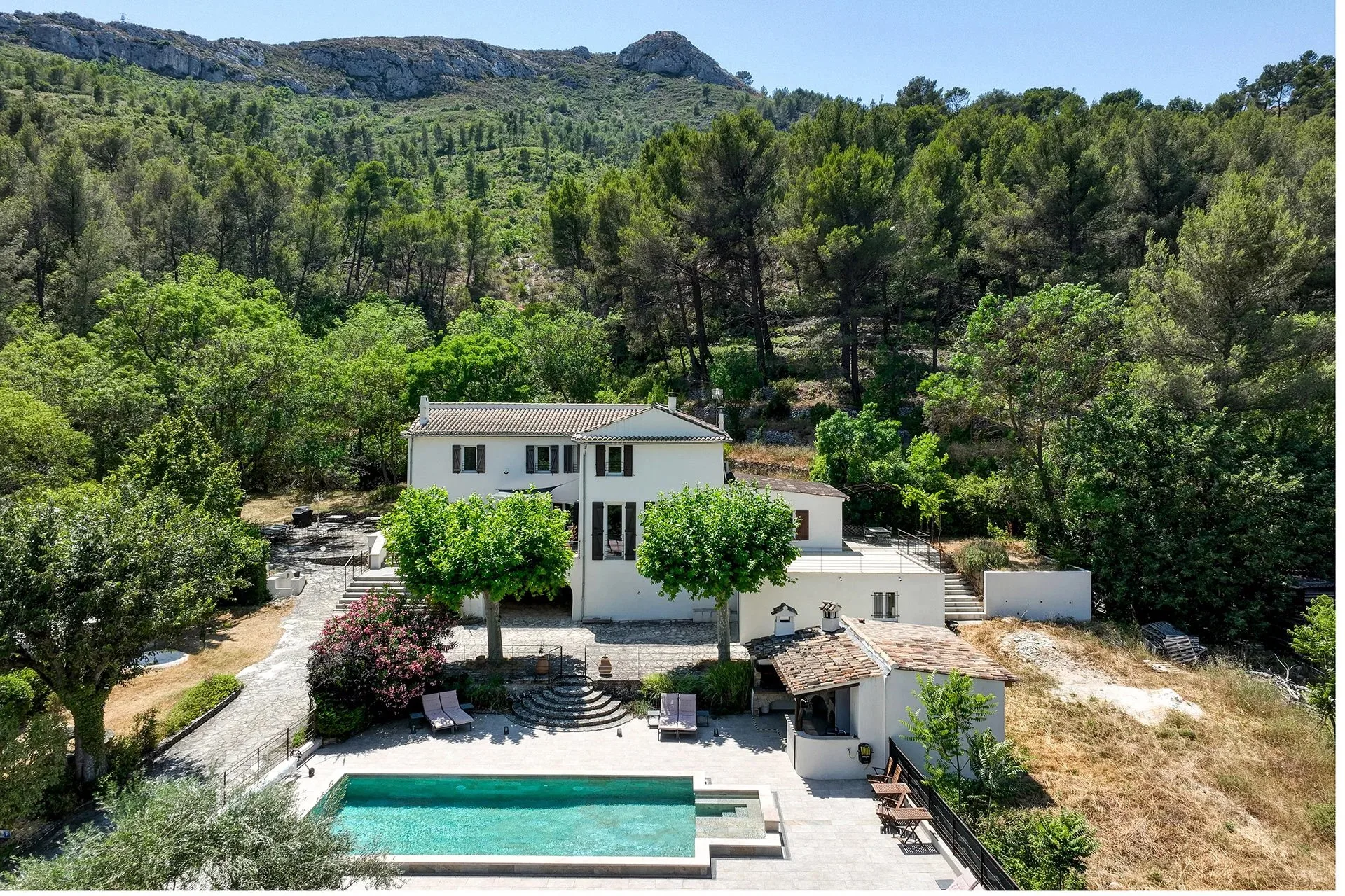 Proche Aix-en-Provence, Élégante propriété avec piscine - 2
