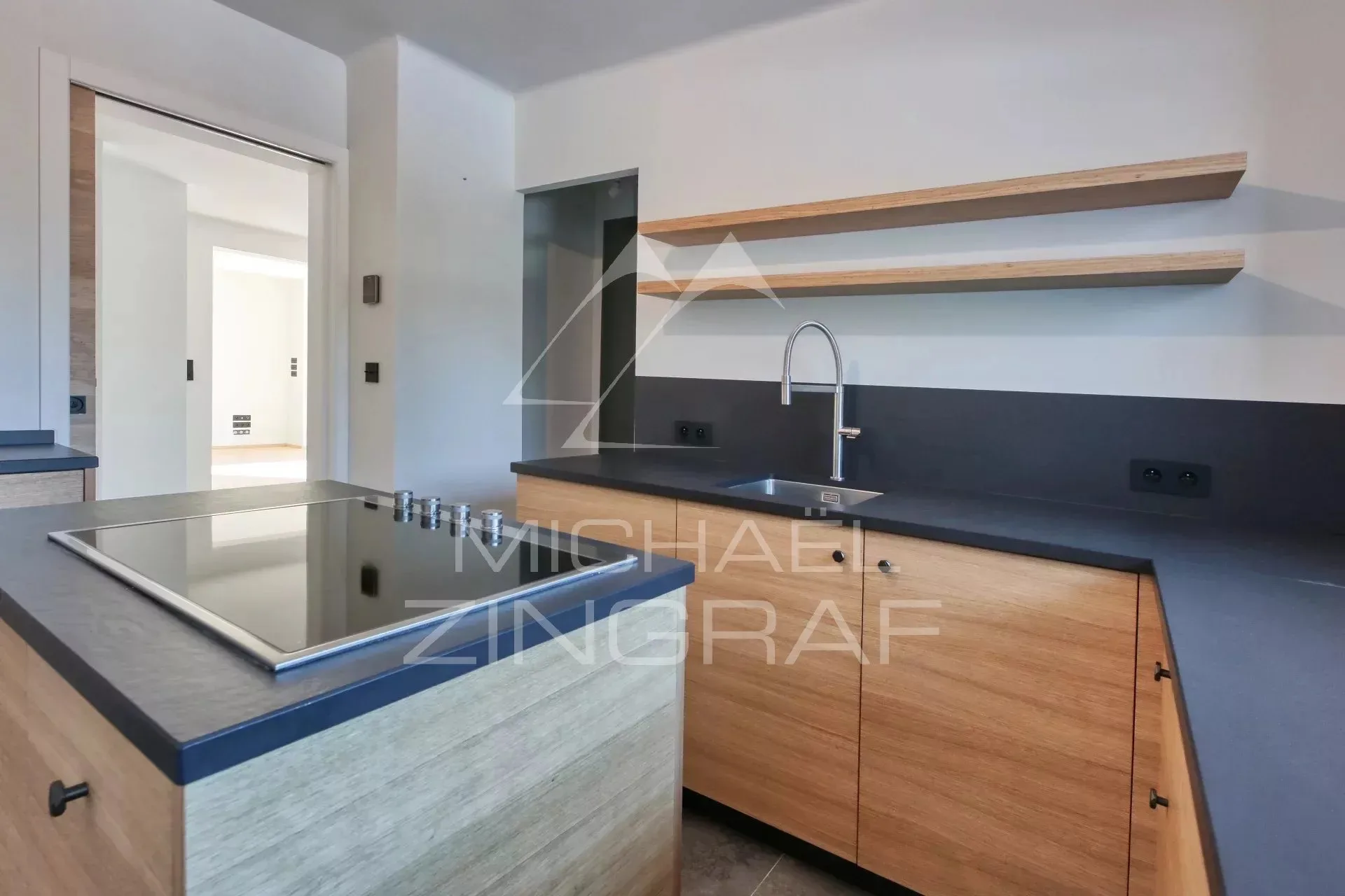Appartement rénové - Quatre chambres - Calme, Vue panoramique & Ascenseur - 11