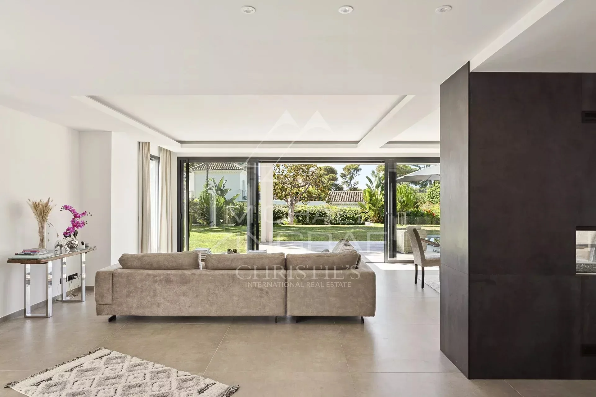 Villa contemporaine d’exception avec vue mer à la Garoupe - 10