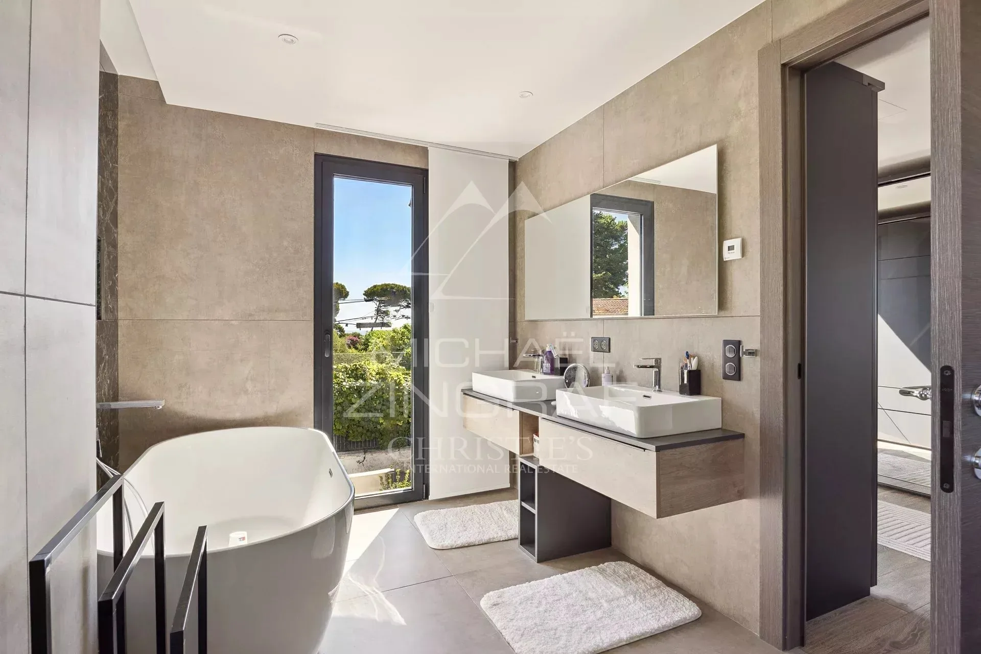Villa contemporaine d’exception avec vue mer à la Garoupe - 13