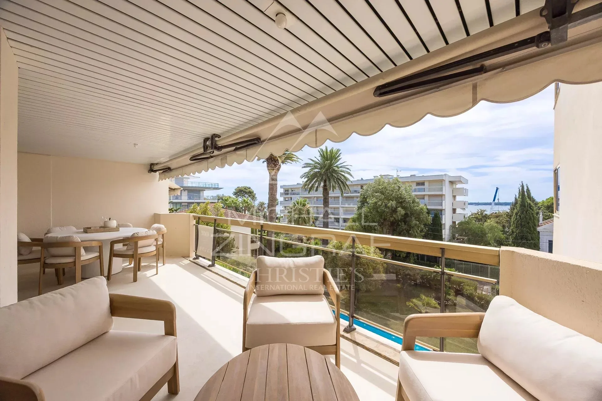 Cannes Moure Rouge - Superb 3-Bedroom Apartment, luxuriously Renovated – Panoramic Sea View - 2