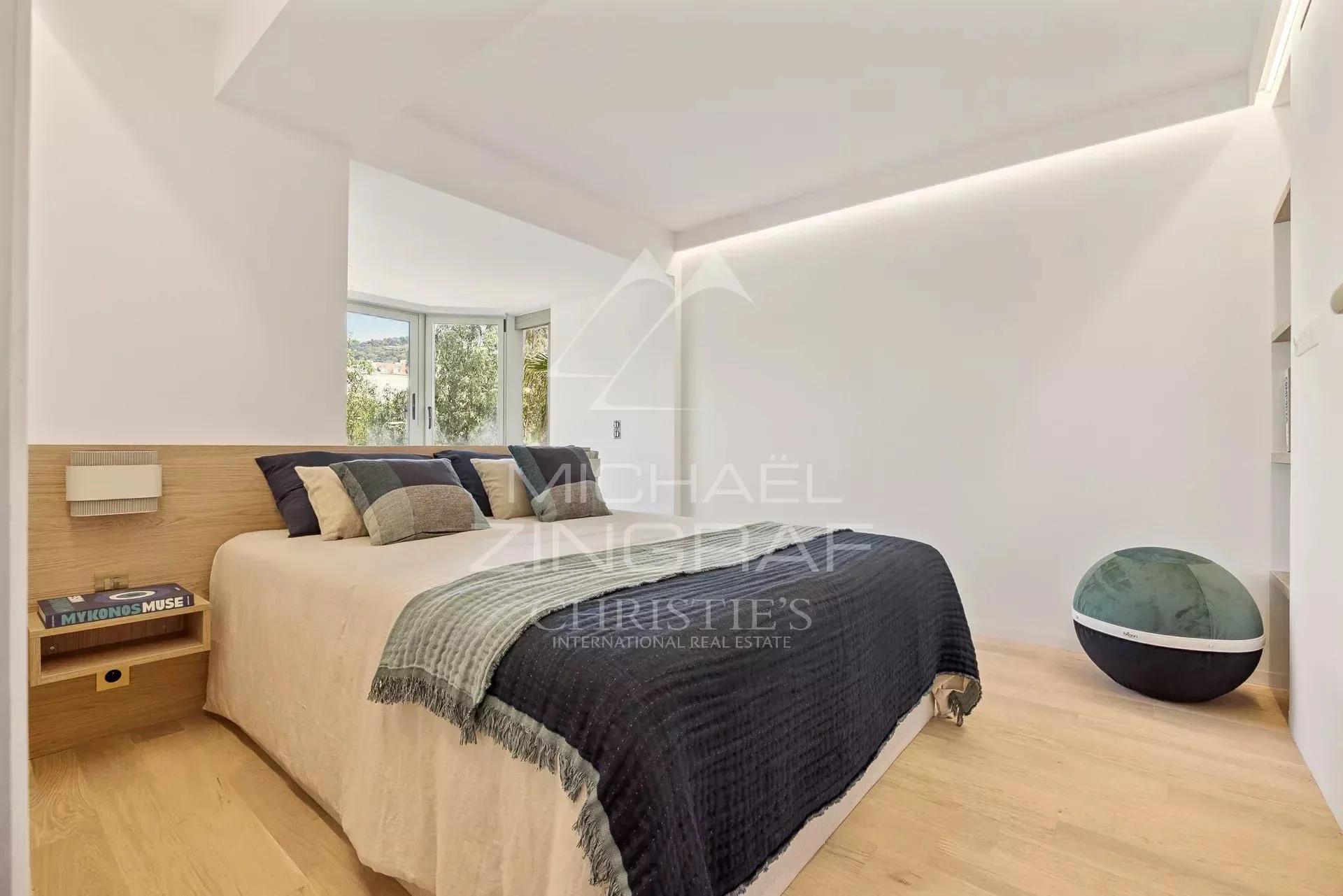 Cannes Moure Rouge - Superb 3-Bedroom Apartment, luxuriously Renovated – Panoramic Sea View - 9