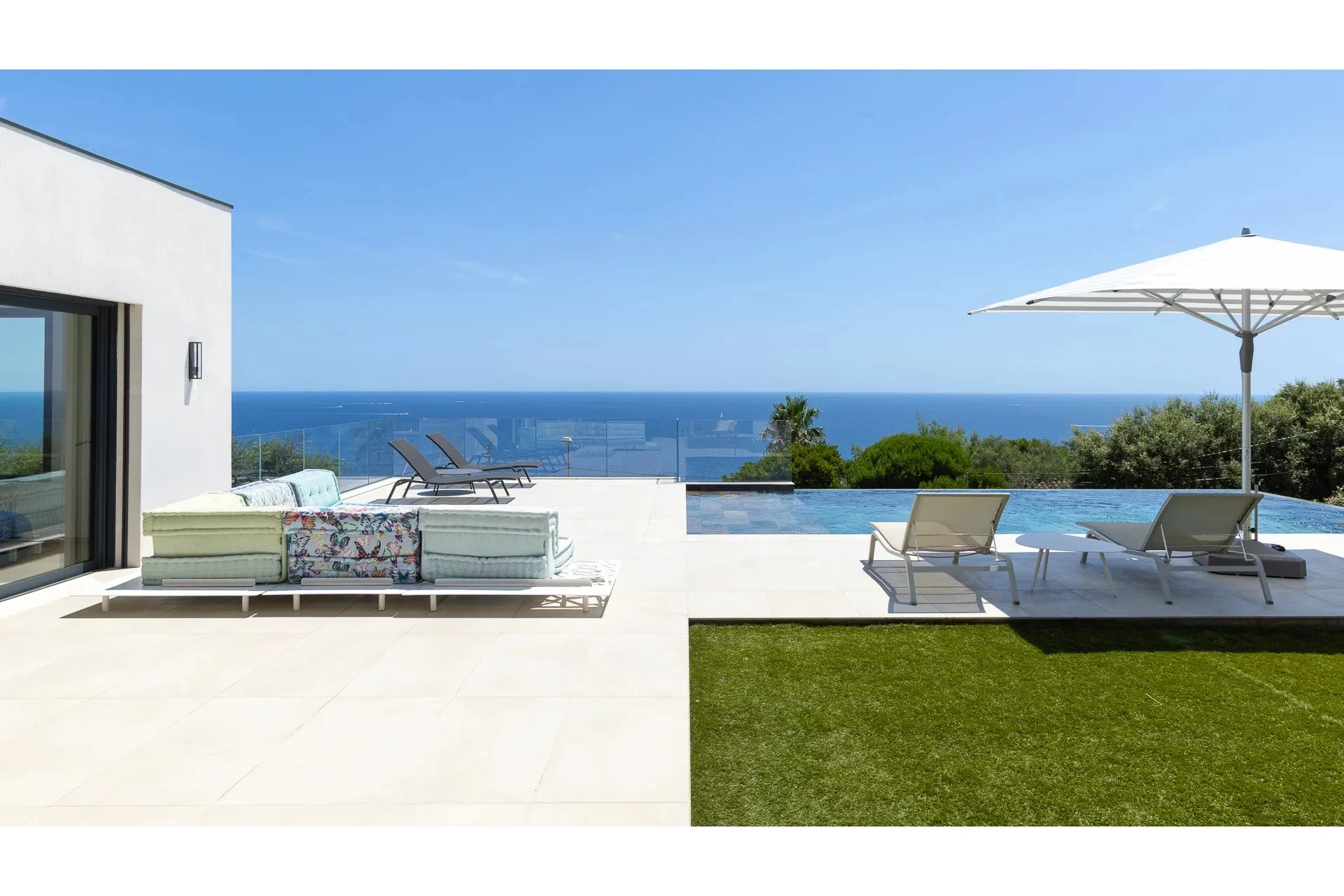 Villa Contemporaine de Prestige avec Vue Mer Panoramique - 2