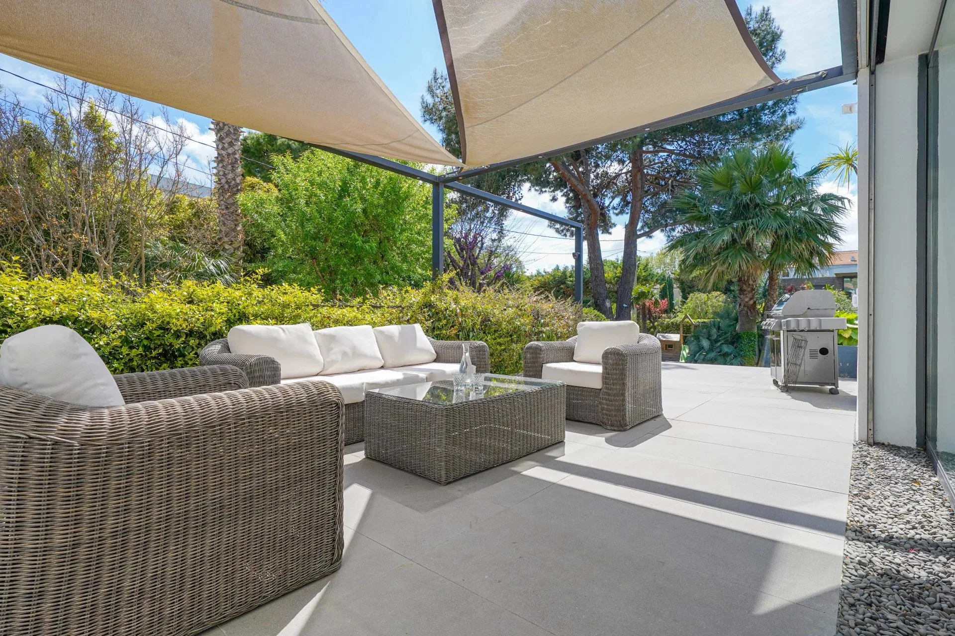 Domaine exclusif - belle villa contemporaine proche de la plage - 28