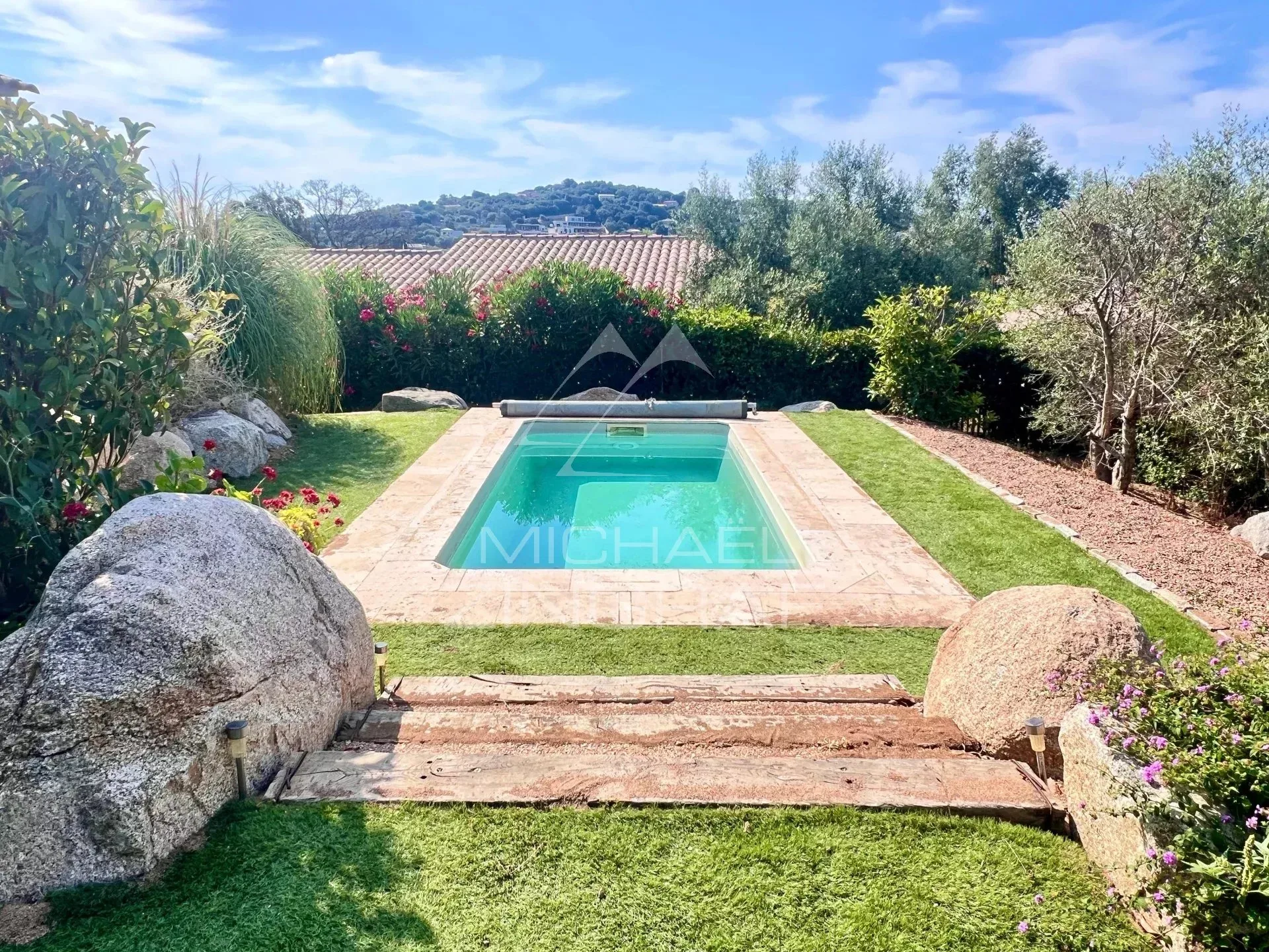 Villa T4 avec piscine à 3 km des plages de Porto-Vecchio