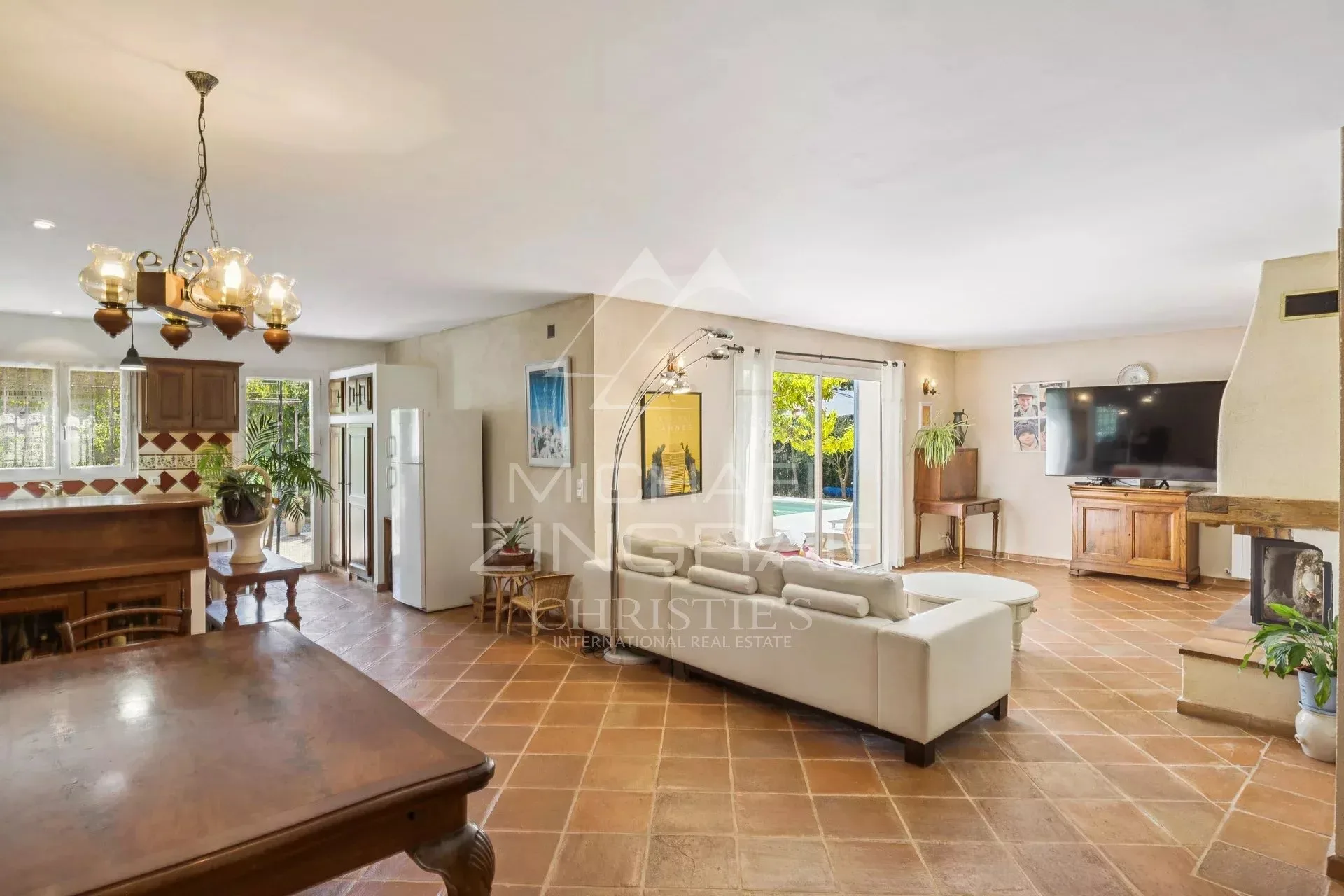 Villa avec piscine , arbres fruiters, oliviers  et vue dégagée - 7