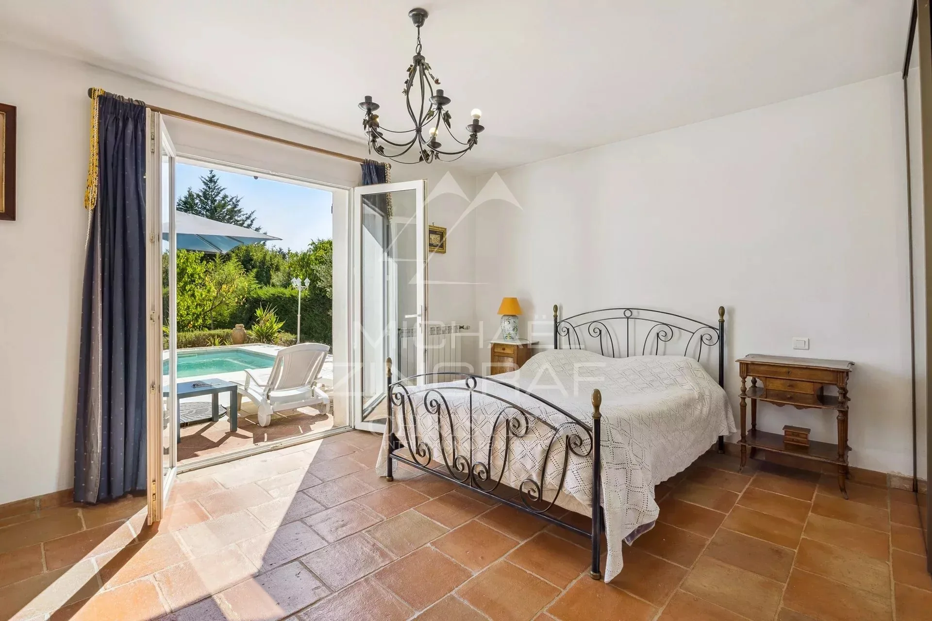 Villa avec piscine , arbres fruiters, oliviers  et vue dégagée - 8