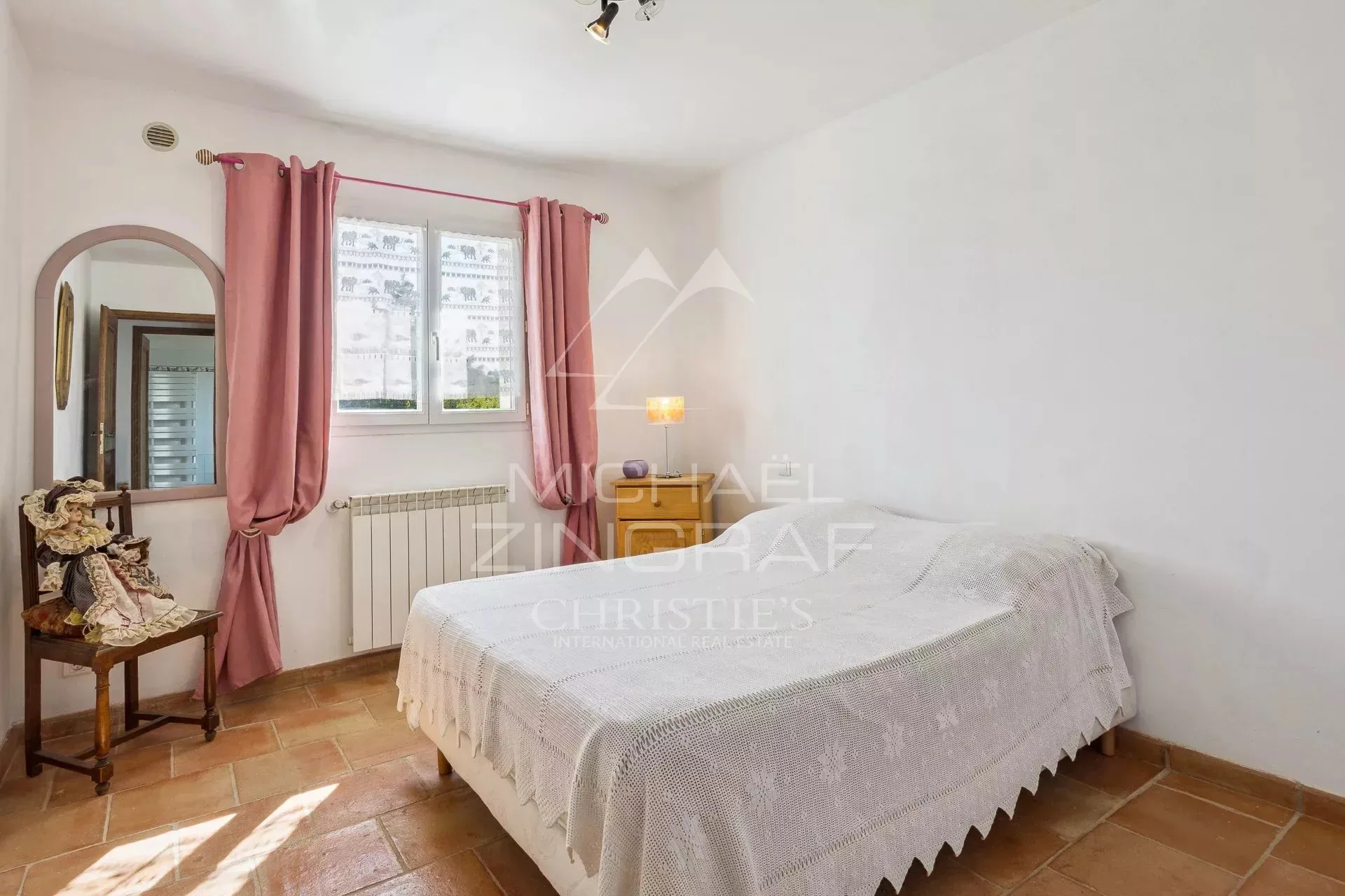 Villa avec piscine , arbres fruiters, oliviers  et vue dégagée - 10