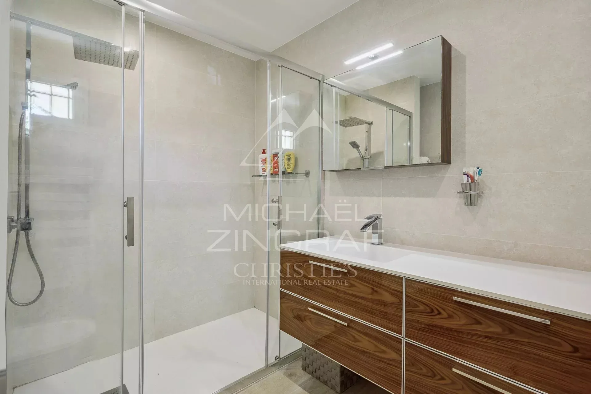 APPARTEMENT DANS UNE RÉSIDENCE SÉCURISÉE - 6