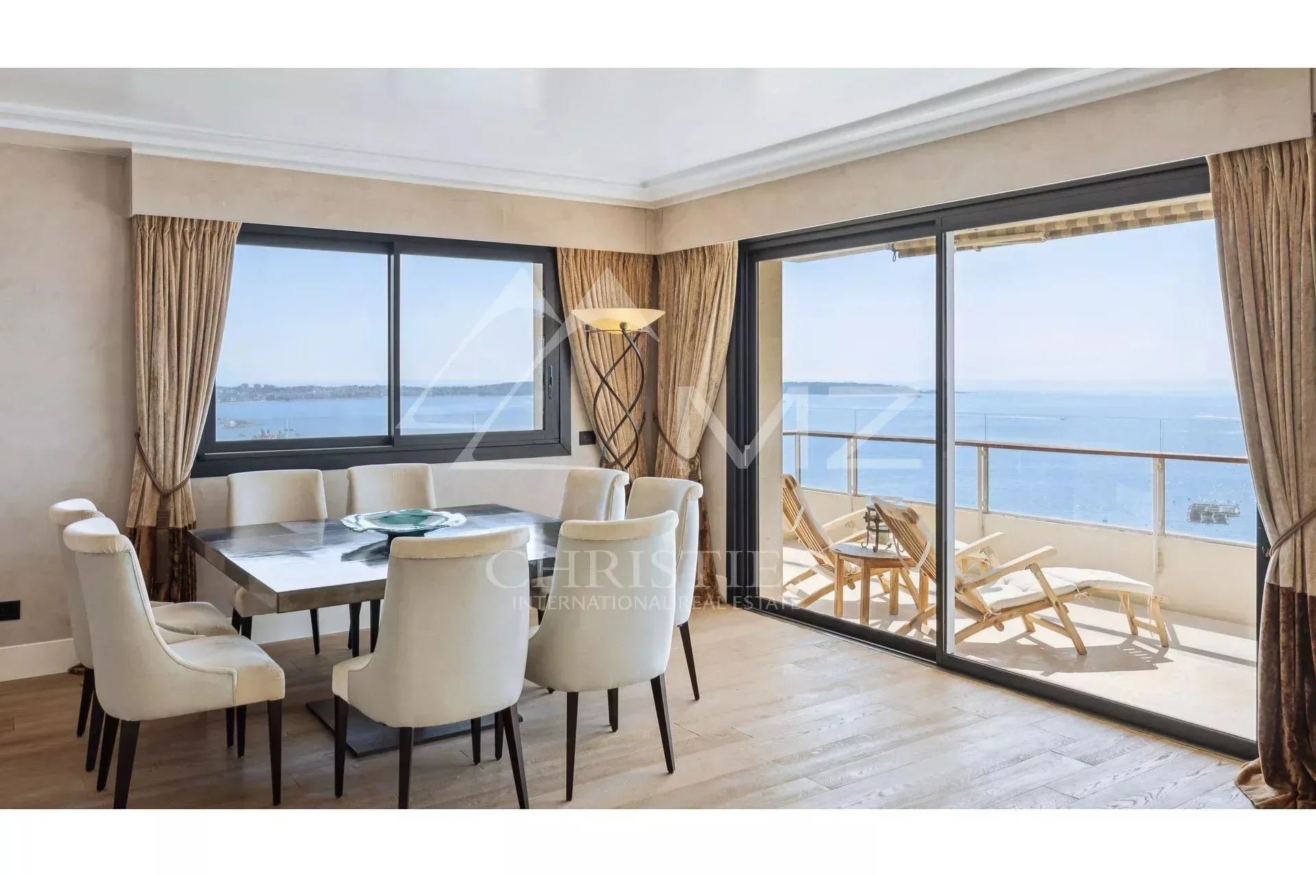 Superbe appartement d'angle à la vue mer époustouflante - 8