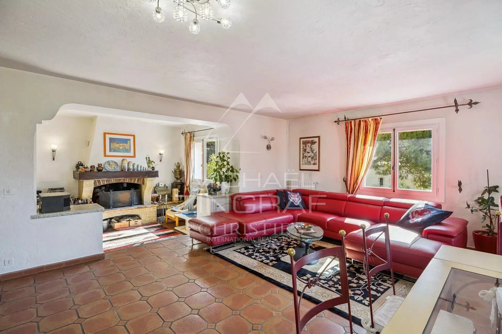 ANTIBES - SAINT-MAYMES - CALME ET VOLUMES GENEREUX - 6