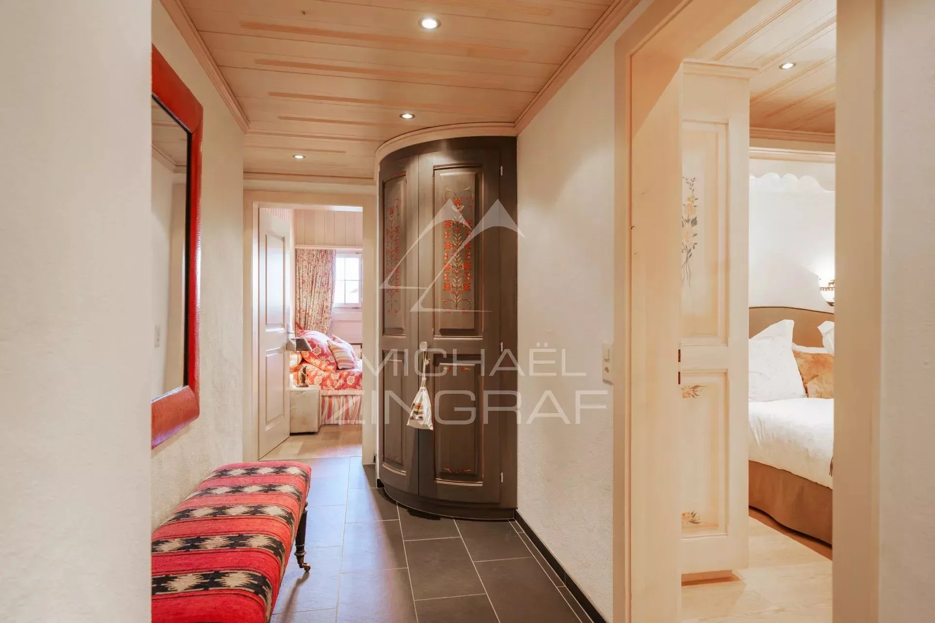 Découvrez ce penthouse exceptionnel idéalement situé en plein cœur de Gstaad. - 10