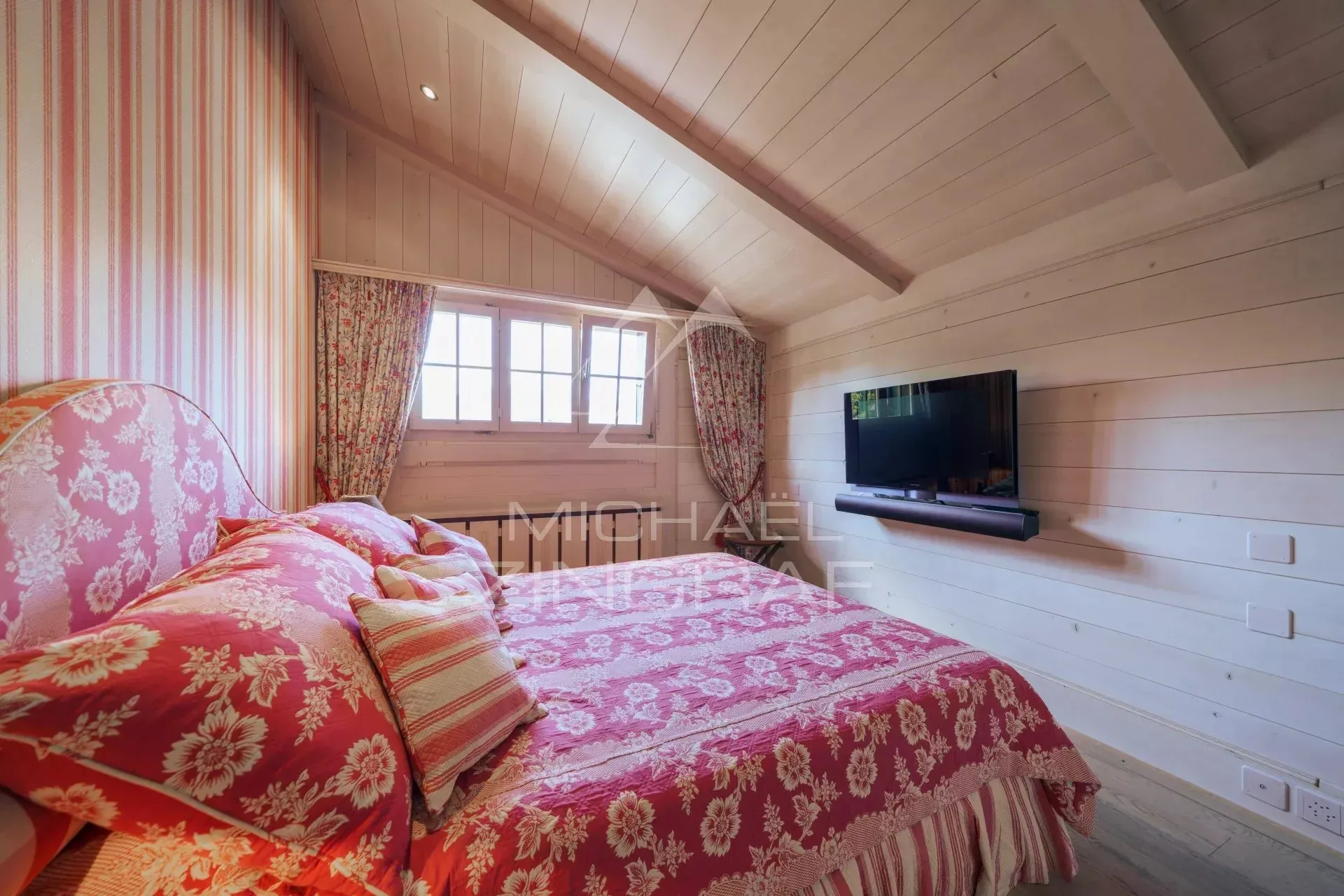 Découvrez ce penthouse exceptionnel idéalement situé en plein cœur de Gstaad. - 13