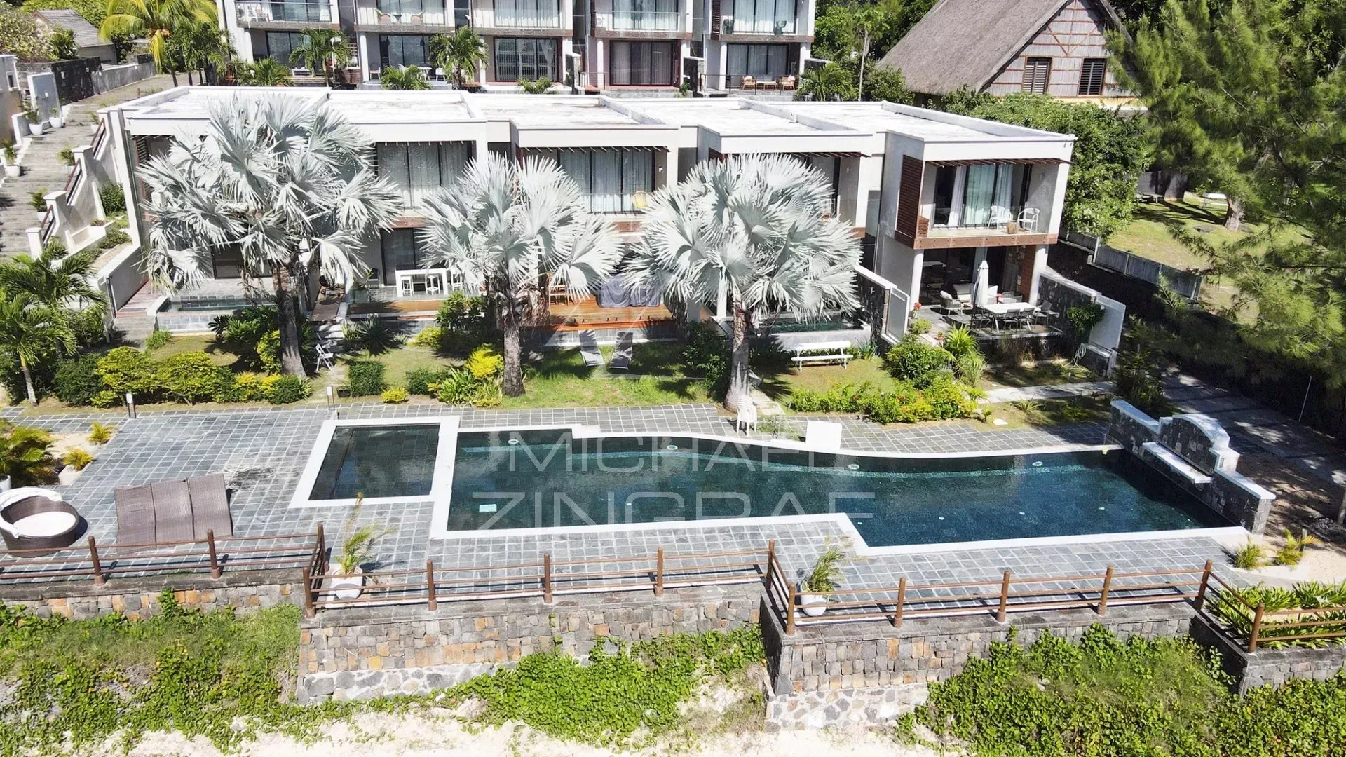 Duplex pieds dans l'eau à Cap Malheureux - 9
