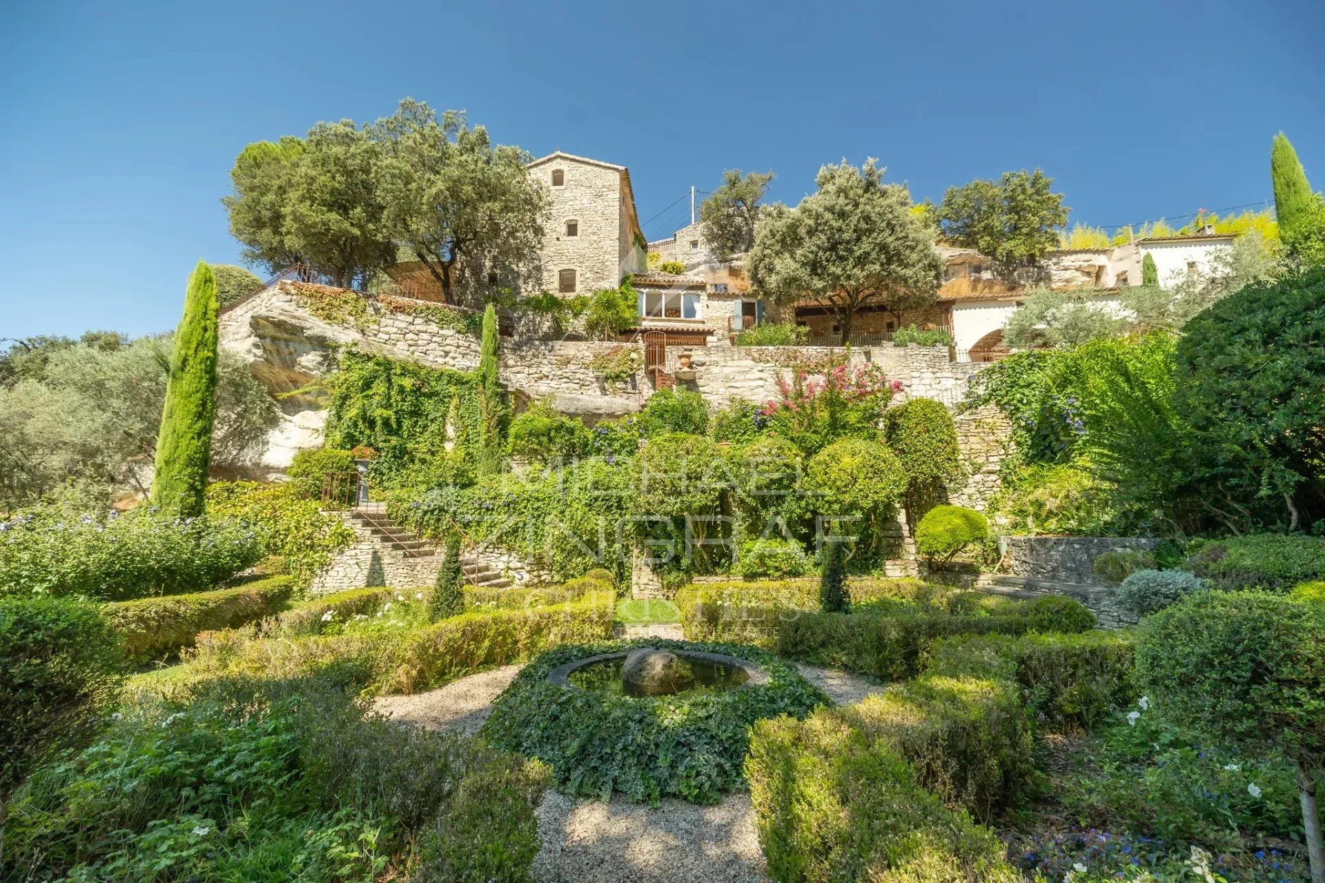Exclusivité - Propriété unique au cœur du Luberon avec vues exceptionnelles - 12
