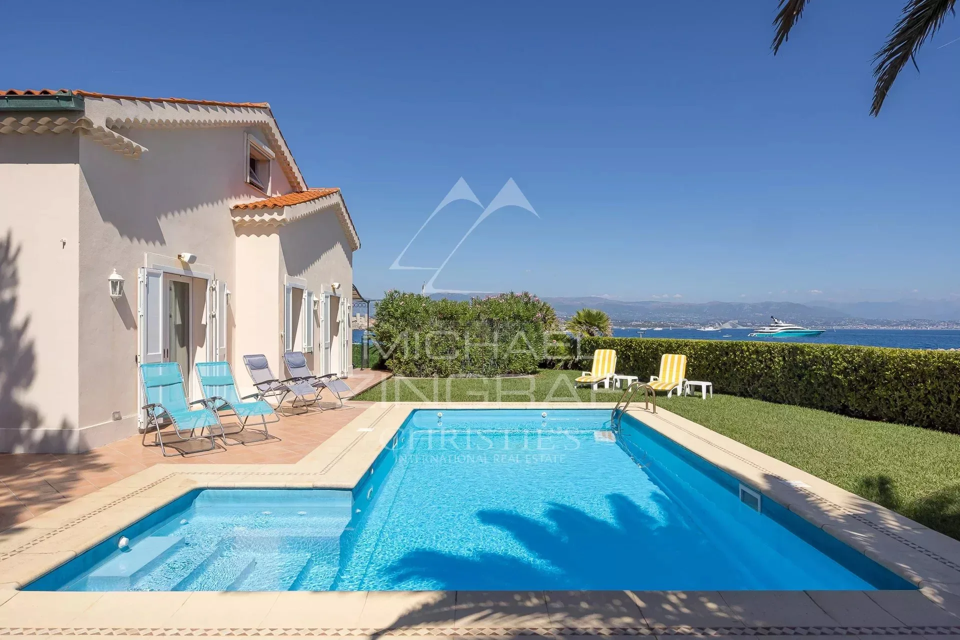 Exclusivité Cap d'antibes - Villa d’Exception en Première Ligne – Vue Panoramique Mer et Montagne à 180° - 3